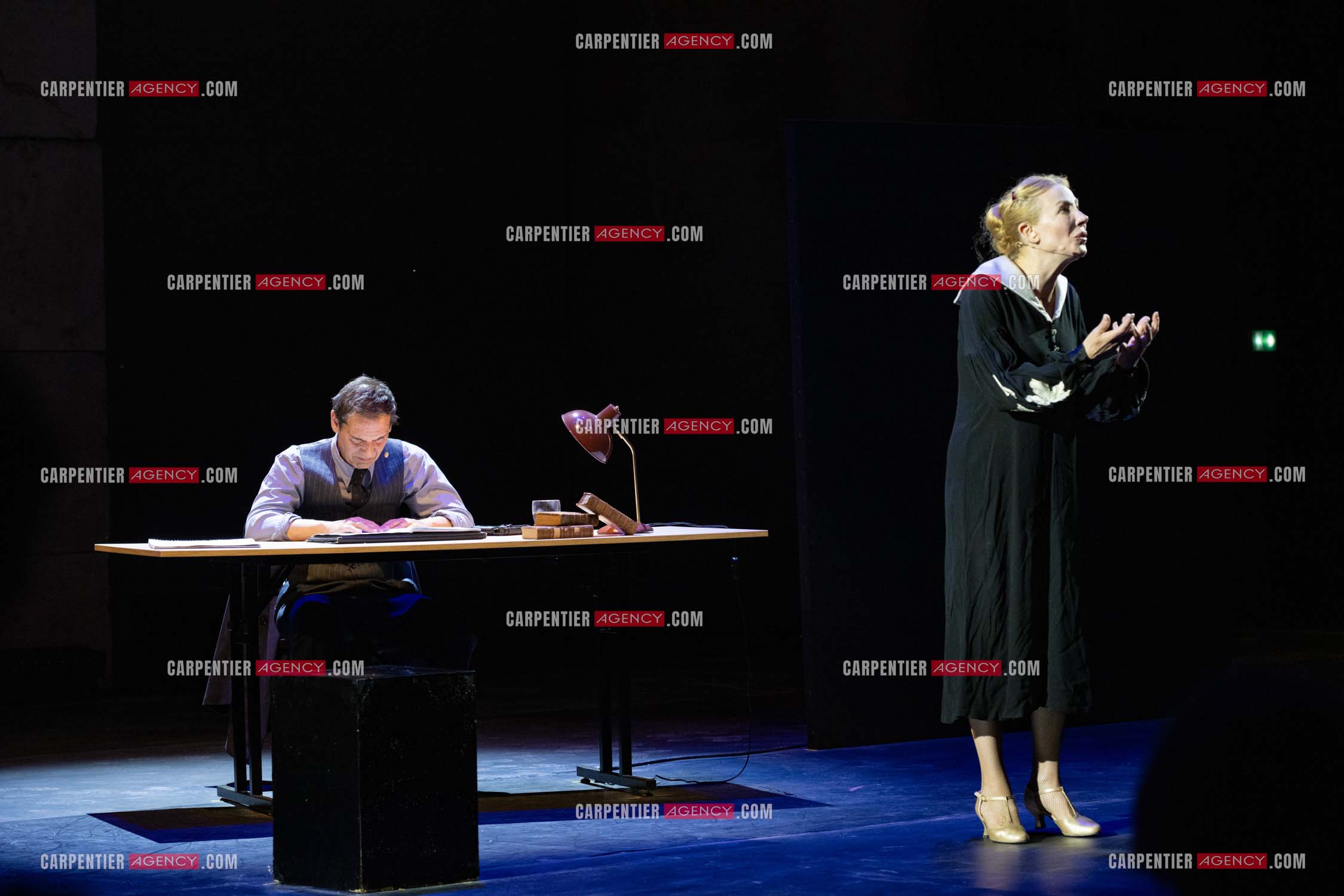 L'actrice Julie Depardieu et l'acteur Stefan Druet Toukaïeff réunis pour la pièce “Bunker“ au festival Cardin à Lacoste le 14 juillet 2024.  ( Exclusif )