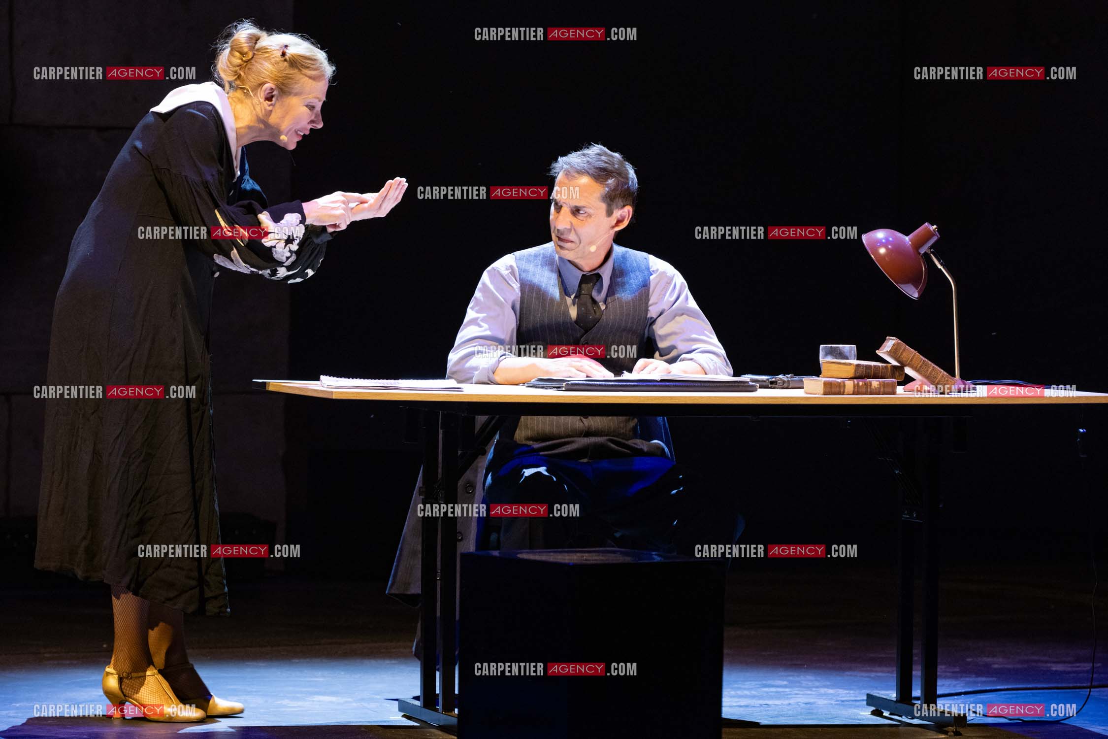 L'actrice Julie Depardieu et l'acteur Stefan Druet Toukaïeff réunis pour la pièce “Bunker“ au festival Cardin à Lacoste le 14 juillet 2024.  ( Exclusif )