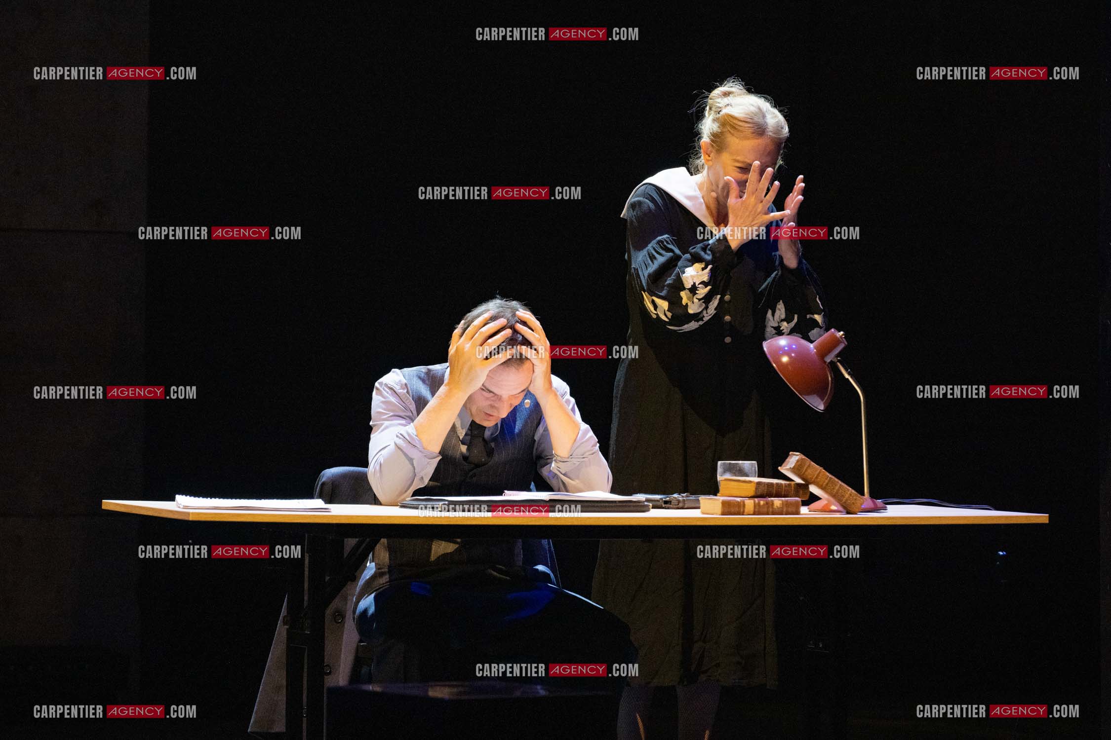 L'actrice Julie Depardieu et l'acteur Stefan Druet Toukaïeff réunis pour la pièce “Bunker“ au festival Cardin à Lacoste le 14 juillet 2024.  ( Exclusif )