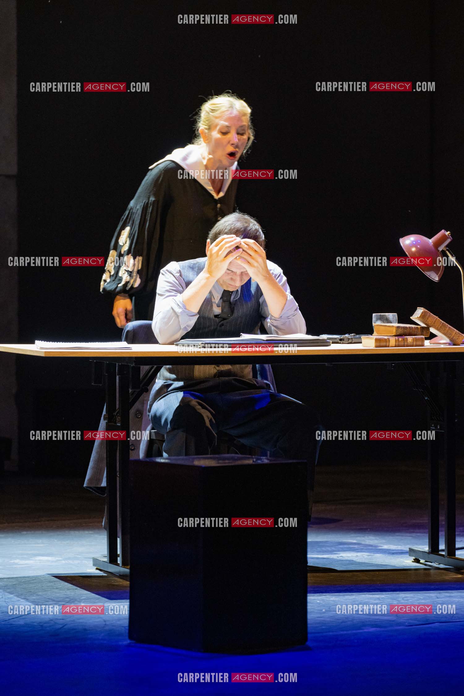 L'actrice Julie Depardieu et l'acteur Stefan Druet Toukaïeff réunis pour la pièce “Bunker“ au festival Cardin à Lacoste le 14 juillet 2024.  ( Exclusif )