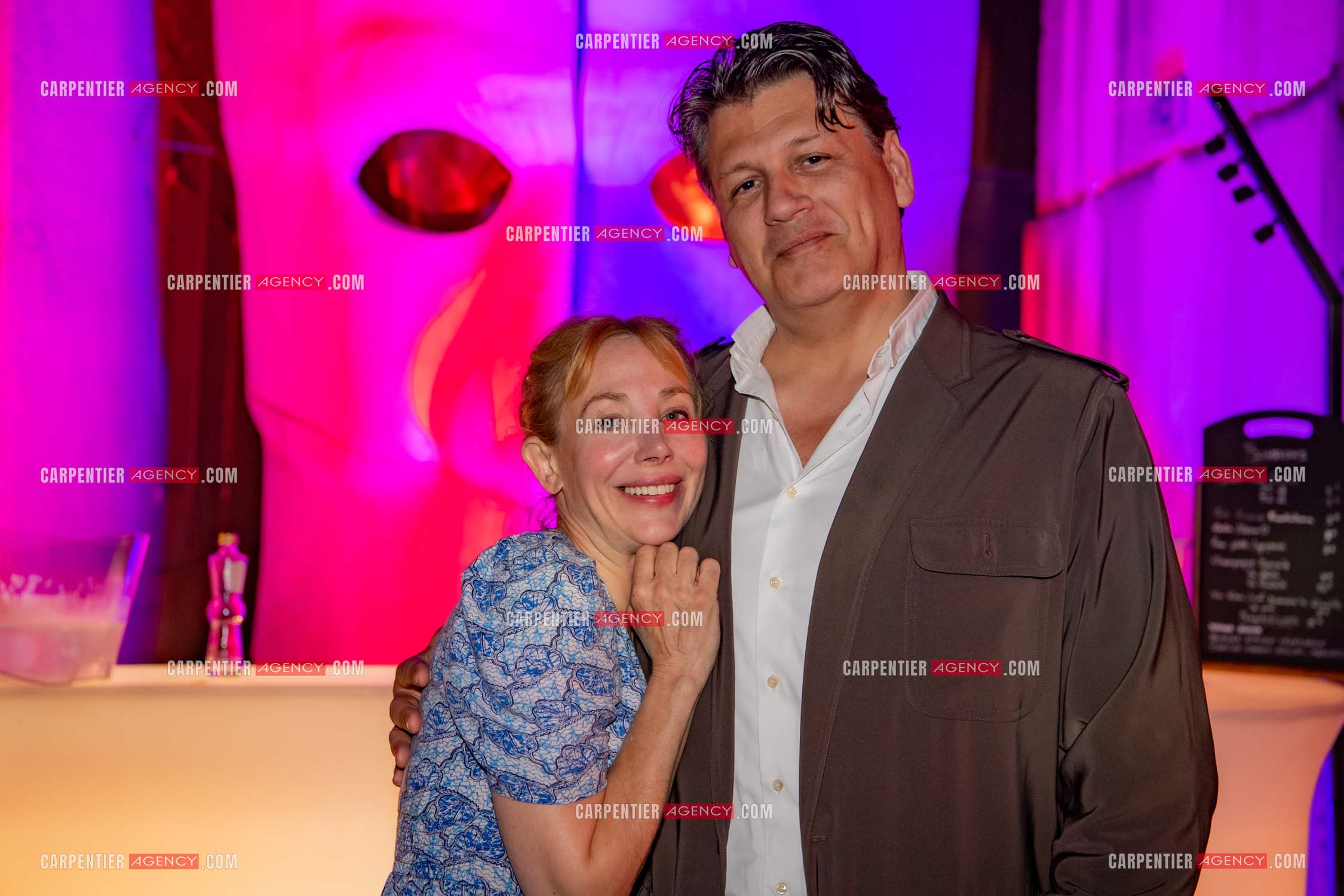 L'actrice Julie Depardieu et l'acteur Stefan Druet Toukaïeff réunis pour la pièce “Bunker“ au festival Cardin à Lacoste le 14 juillet 2024. Dans les loges, Julie Depardieu et Rodrigo Basilicati-Cardin.   ( Exclusif )