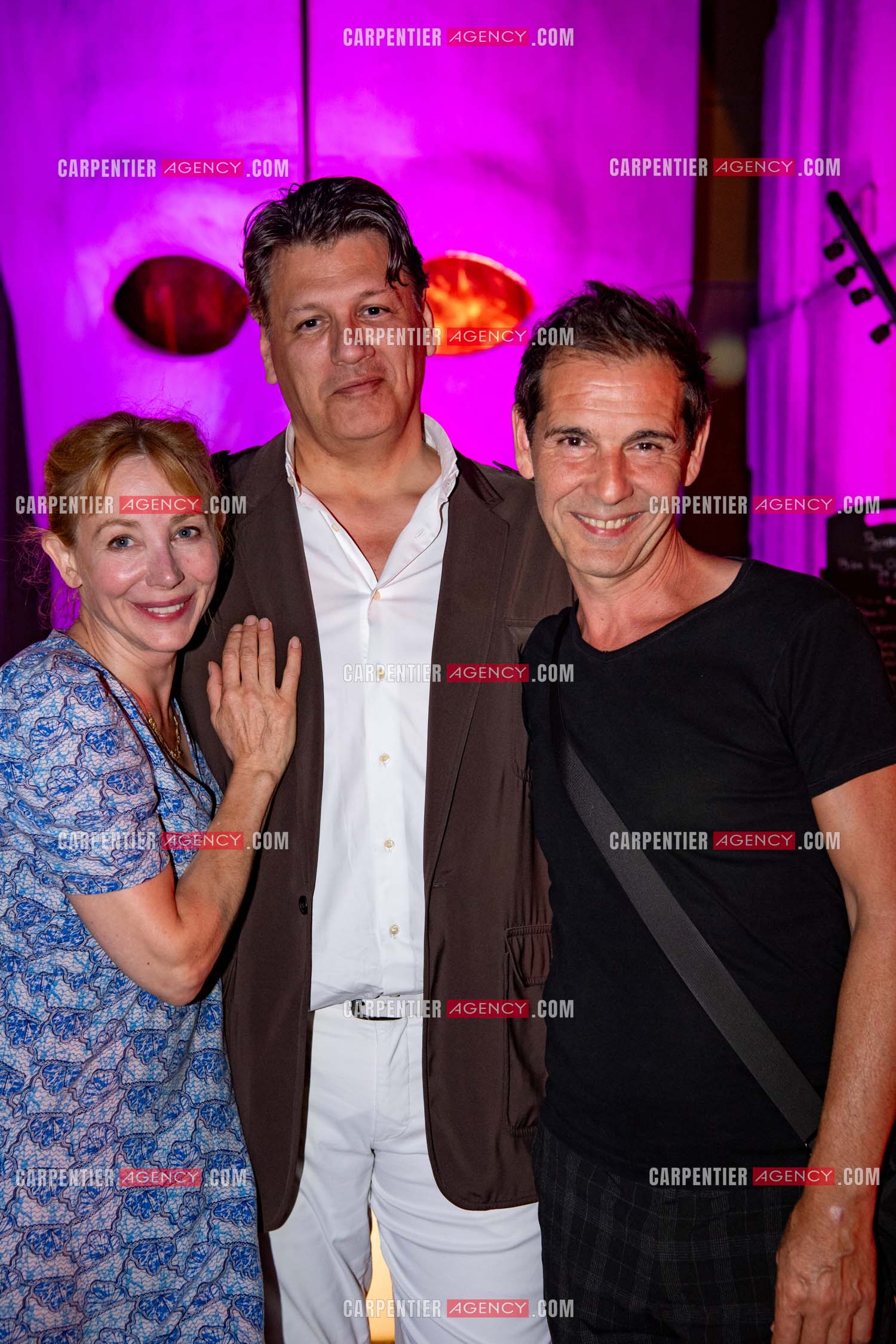 L'actrice Julie Depardieu et l'acteur Stefan Druet Toukaïeff réunis pour la pièce “Bunker“ au festival Cardin à Lacoste le 14 juillet 2024. Dansles loges, Rodrigo Basilicati-Cardin entouré de Julie Depardieu et Stefan Druet Toukaïeff.  ( Exclusif )
