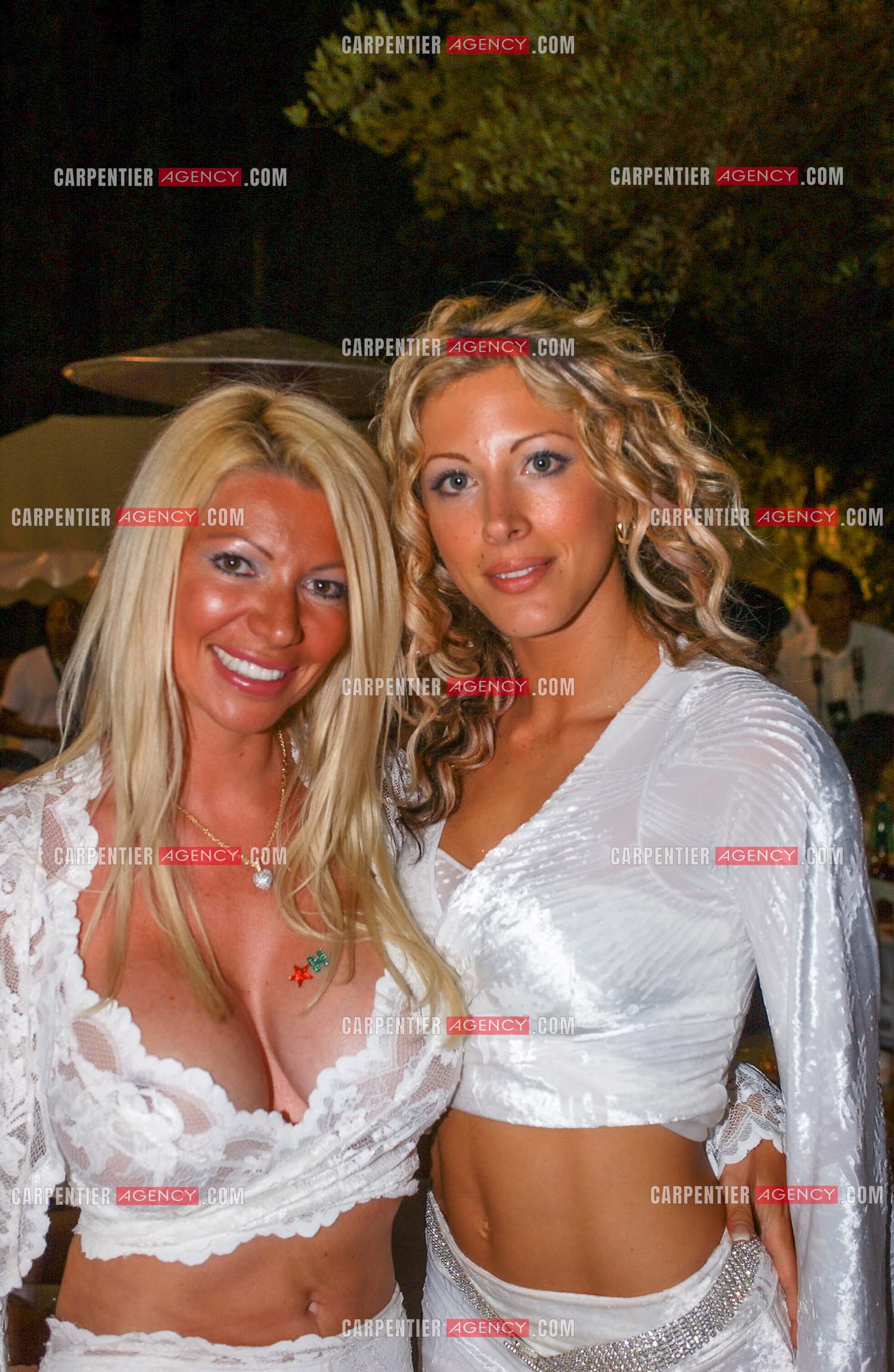 Loana Petrucciani dit Loana et la star des films X l'actrice Nadine Rood ( Nadine Bronx ) au moulin de Ramatuelle en 2005.    ( Exclusif )