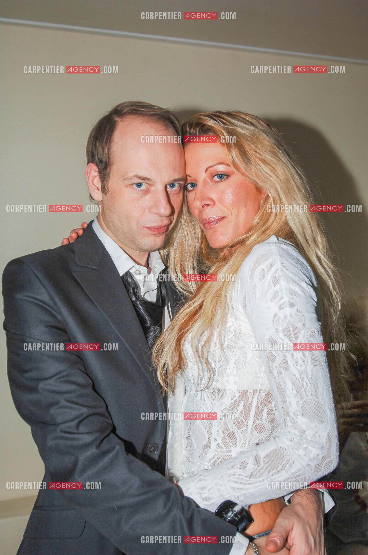 Loana Petrucciani dit Loana et l'acteur Alain Bouzigues ( Caméra Café
Un gars, une fille ).      ( Exclusif )