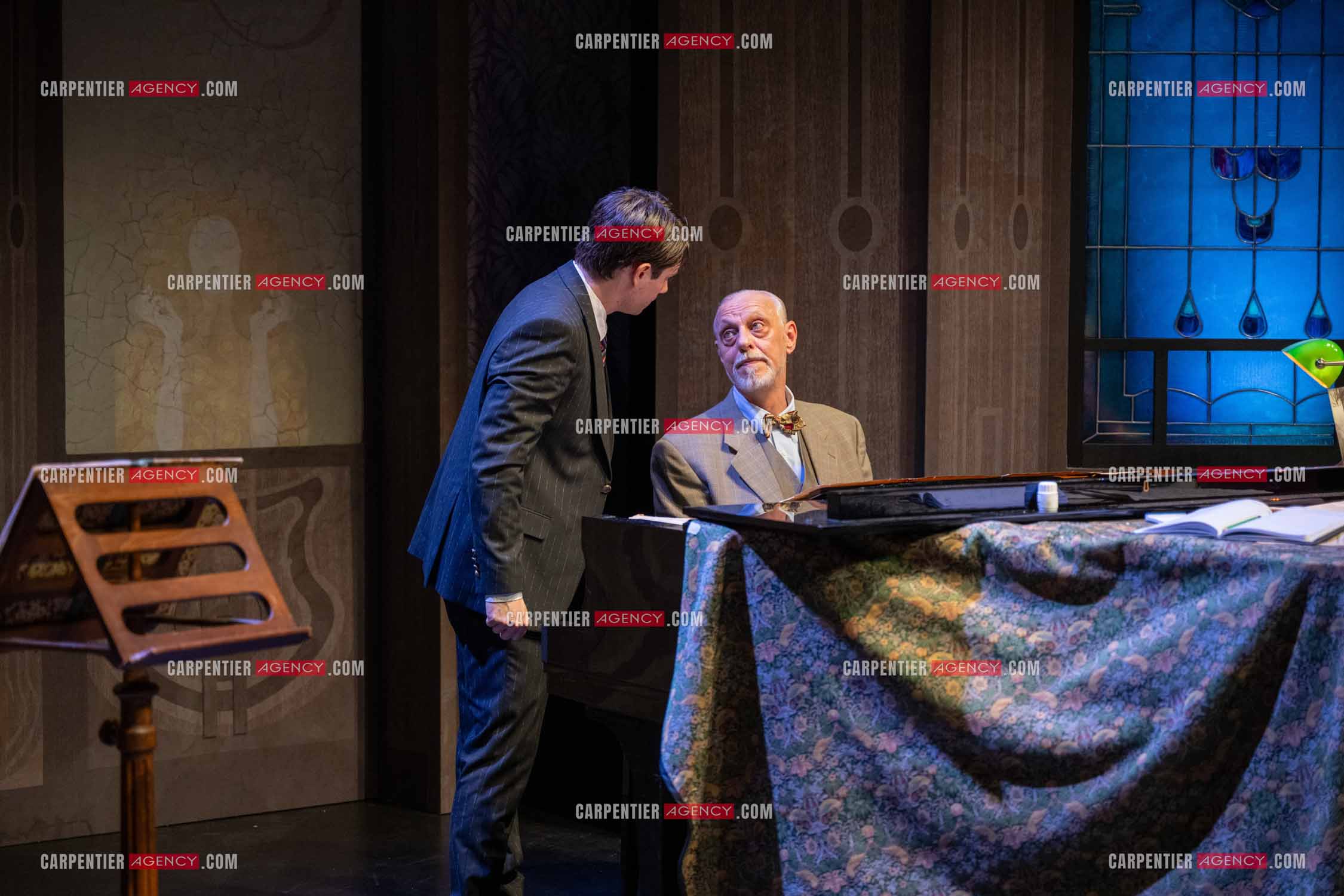 Filage de la pièce “ VIEILLES CHANSONS MALÉFIQUES “ au théâtre Le Chien Qui Fume à Avignon. Pièce interprétée par Tom Novembre et Nicolas Verdier. ( Exclusif )