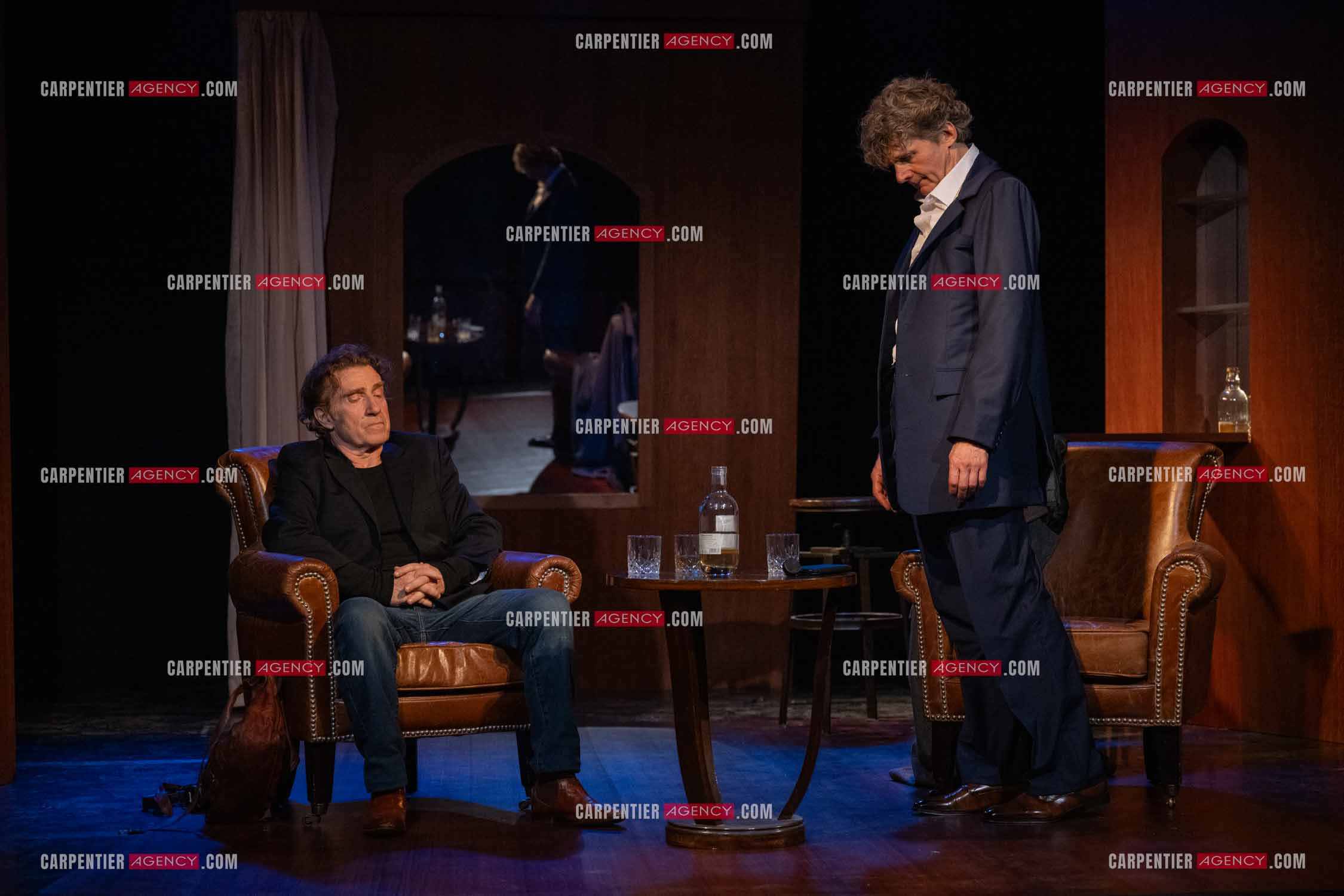 Actuellement à l'affiche au Festival d'Avignon, la pièce “UNE HEURE À T'ATTENDRE“ au théâtre du Chêne Noir à Avignon, les acteurs Thierry Frémont et Nicolas Vaude.  ( Exclusif )