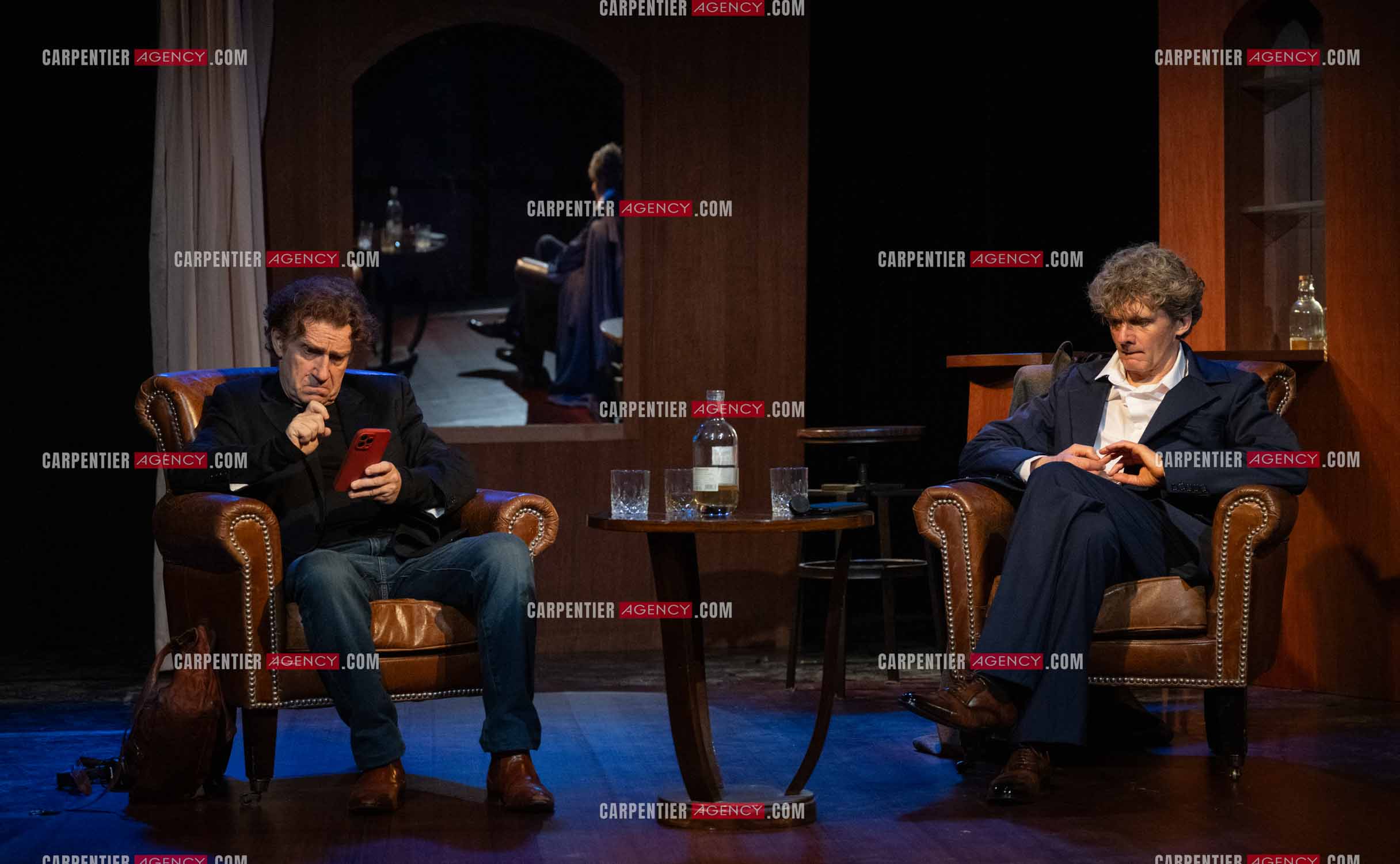 Actuellement à l'affiche au Festival d'Avignon, la pièce “UNE HEURE À T'ATTENDRE“ au théâtre du Chêne Noir à Avignon, les acteurs Thierry Frémont et Nicolas Vaude.  ( Exclusif )