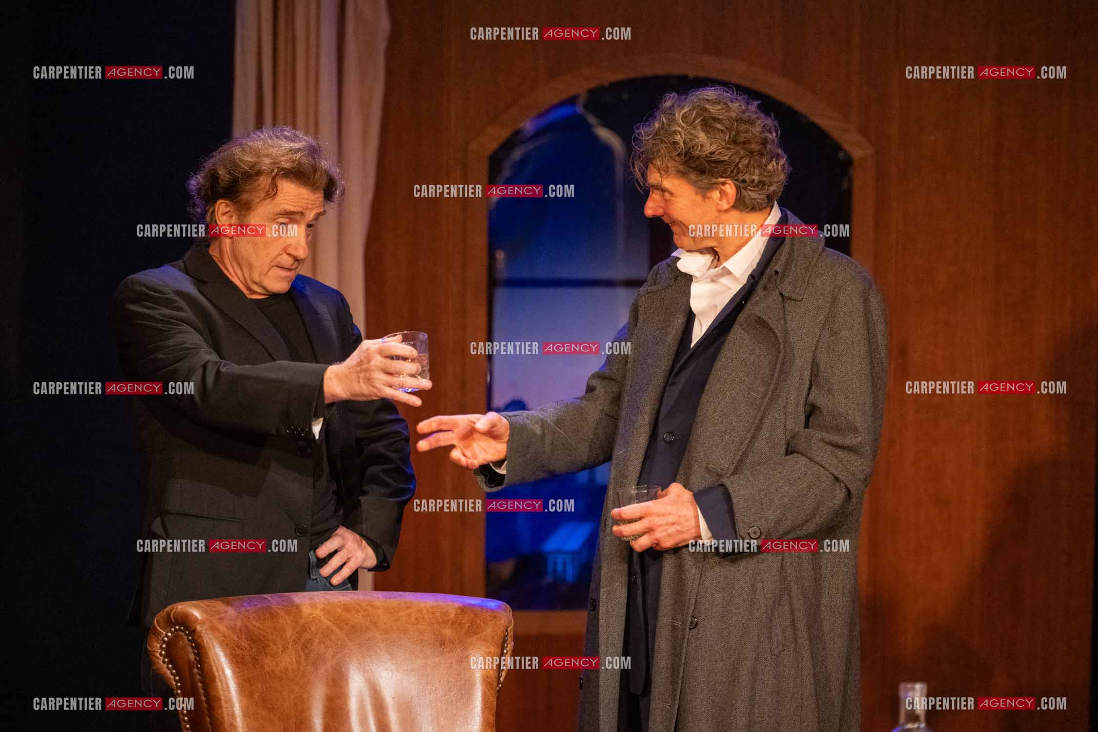 Actuellement à l'affiche au Festival d'Avignon, la pièce “UNE HEURE À T'ATTENDRE“ au théâtre du Chêne Noir à Avignon, les acteurs Thierry Frémont et Nicolas Vaude.  ( Exclusif )
