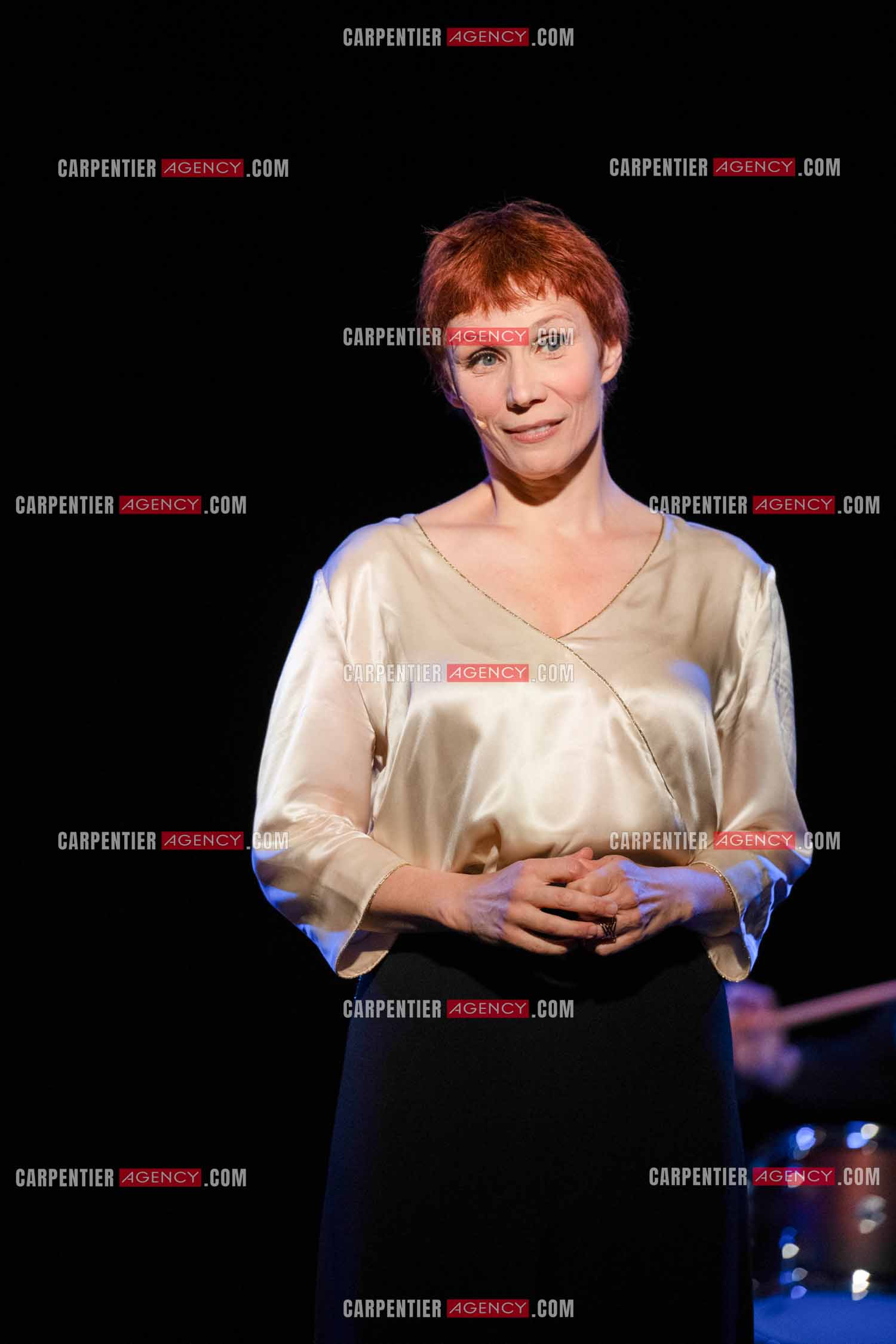 Spectacle musical racontant la vie de Monsieur Cole Porter. La chanteuse Isabelle Georges dans le rôle d'une Linda accompagnée d'un trio jazzy ( piano, contrebasse et batterie ).  ( Exclusif )