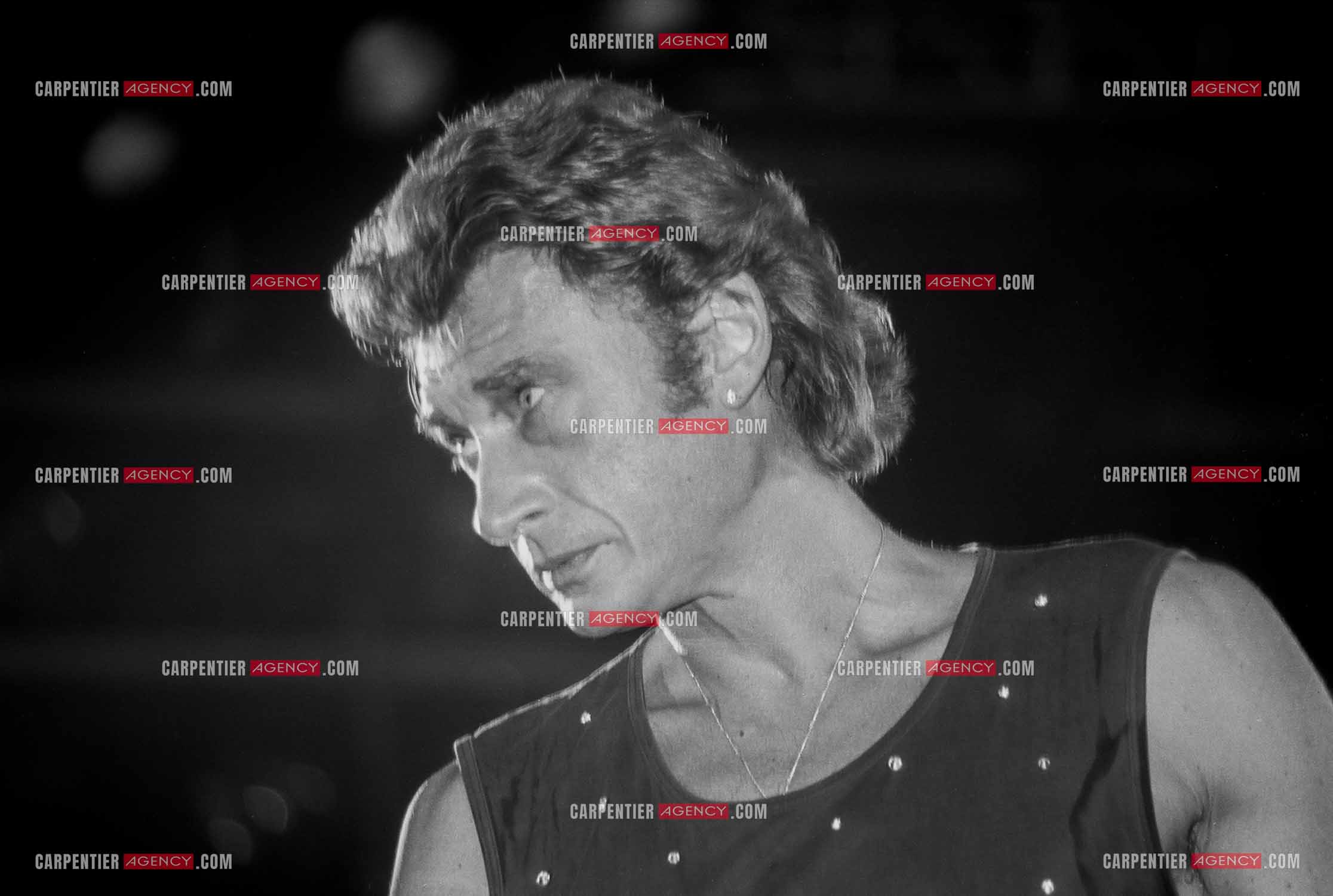 Le chanteur Johnny Hallyday en concert au Zénith de Paris du 26 octobre 1984 au 8 janvier 1985.  ( Exclusif )