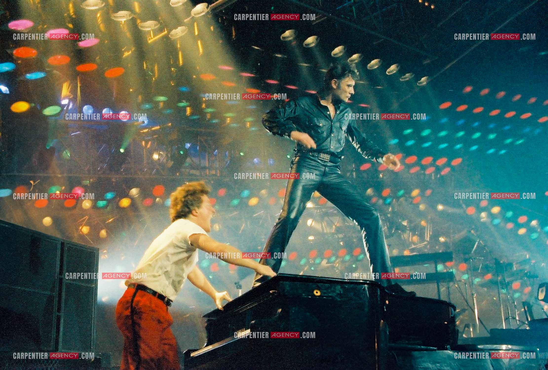 Le chanteur Johnny Hallyday en concert au Zénith de Paris du 26 octobre 1984 au 8 janvier 1985.  ( Exclusif )