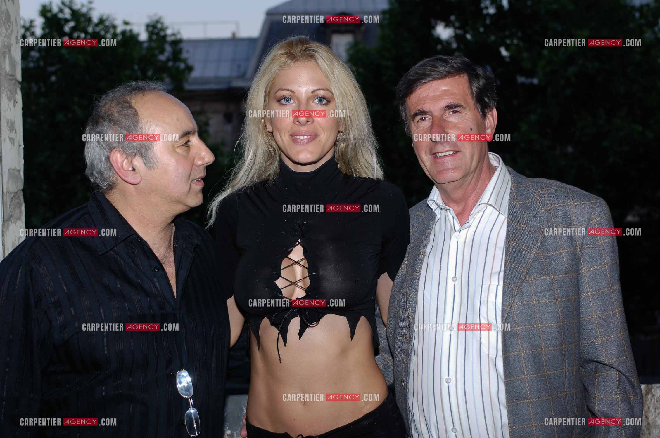 Loana Petrucciani dit Loana entourée de son producteur Alain Williams, et du comédien Bernard Menez. ( Exclusif )