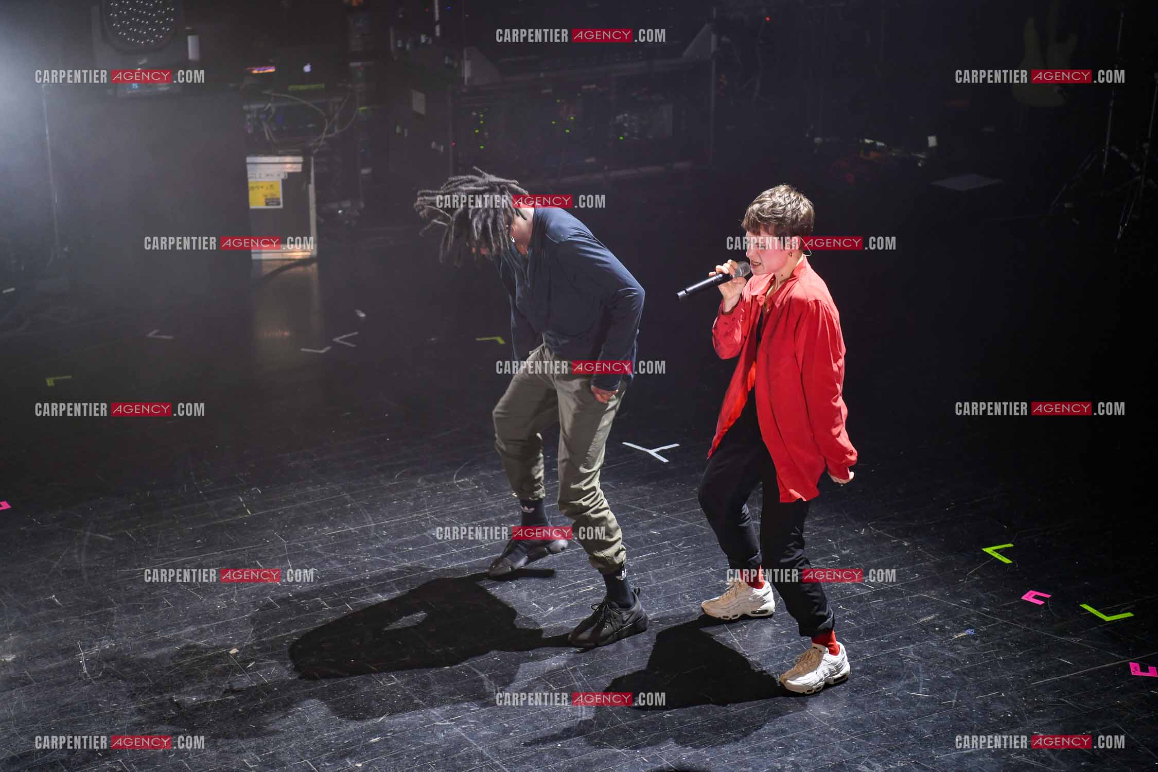 Concert au TRIANON “ POP-ROCK LIVE “ organisé par RTL2 le 05 Octobre 2018 à Paris. La chanteuse Christine and the Queens et ses danseurs face au public.  ( Exclusif )