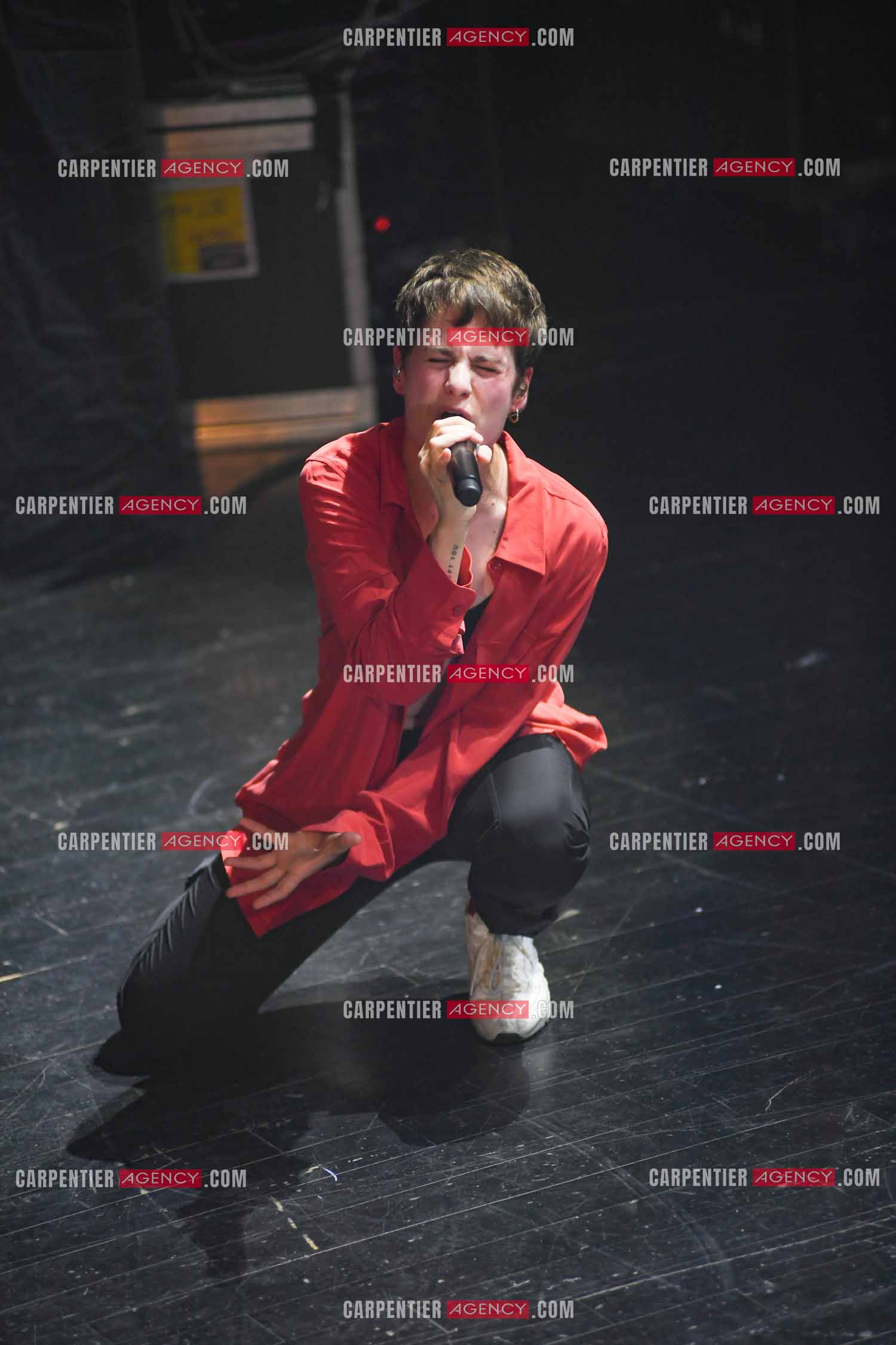 Concert au TRIANON “ POP-ROCK LIVE “ organisé par RTL2 le 05 Octobre 2018 à Paris. La chanteuse Christine and the Queens et ses danseurs face au public.  ( Exclusif )