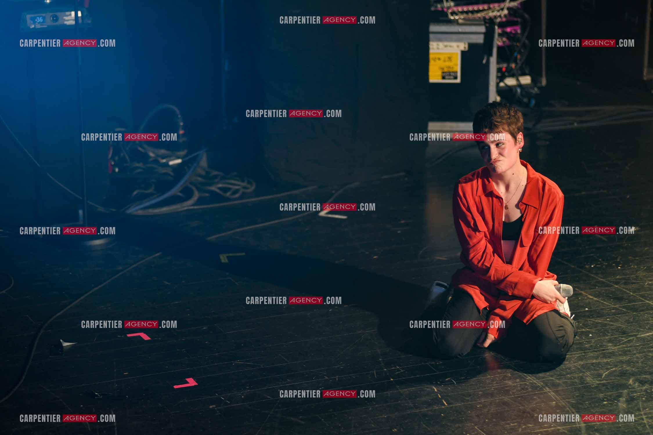 Concert au TRIANON “ POP-ROCK LIVE “ organisé par RTL2 le 05 Octobre 2018 à Paris. La chanteuse Christine and the Queens et ses danseurs face au public.  ( Exclusif )