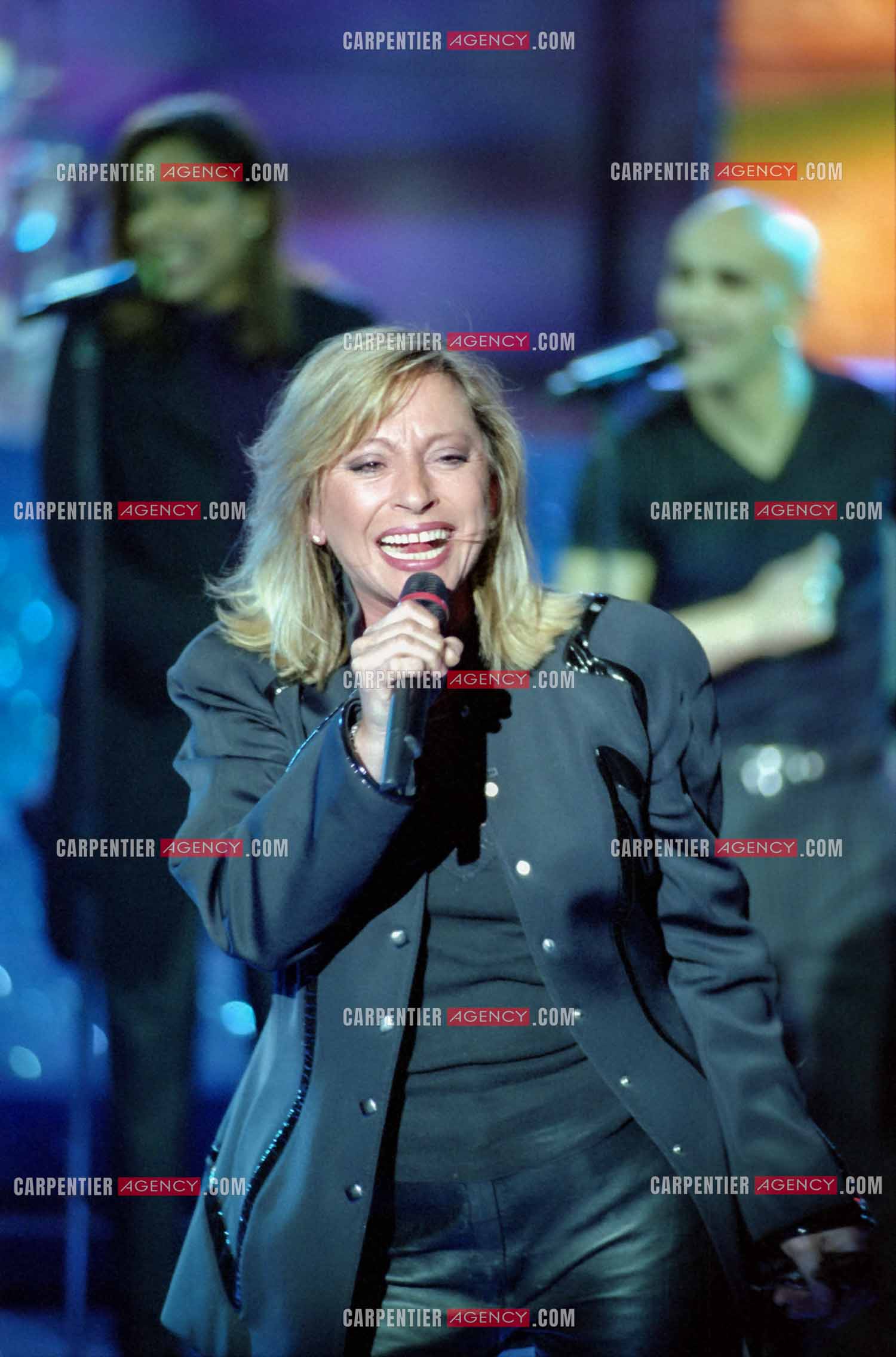 La chanteuse Véronique Sanson invitée de l'émission “Studio Gabriel“ en 1994.  ( Exclusif )