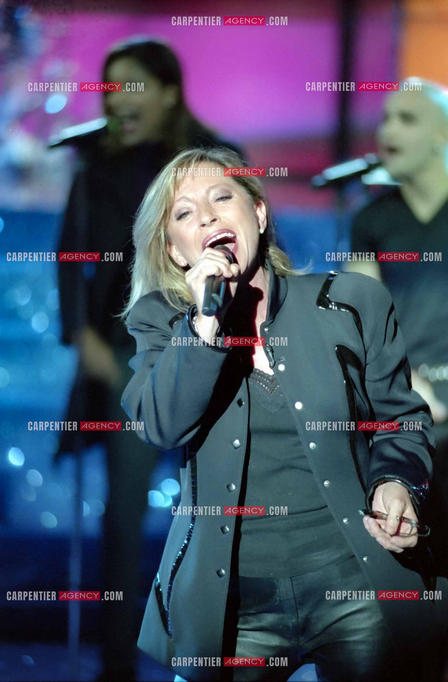 La chanteuse Véronique Sanson invitée de l'émission “Studio Gabriel“ en 1994.  ( Exclusif )