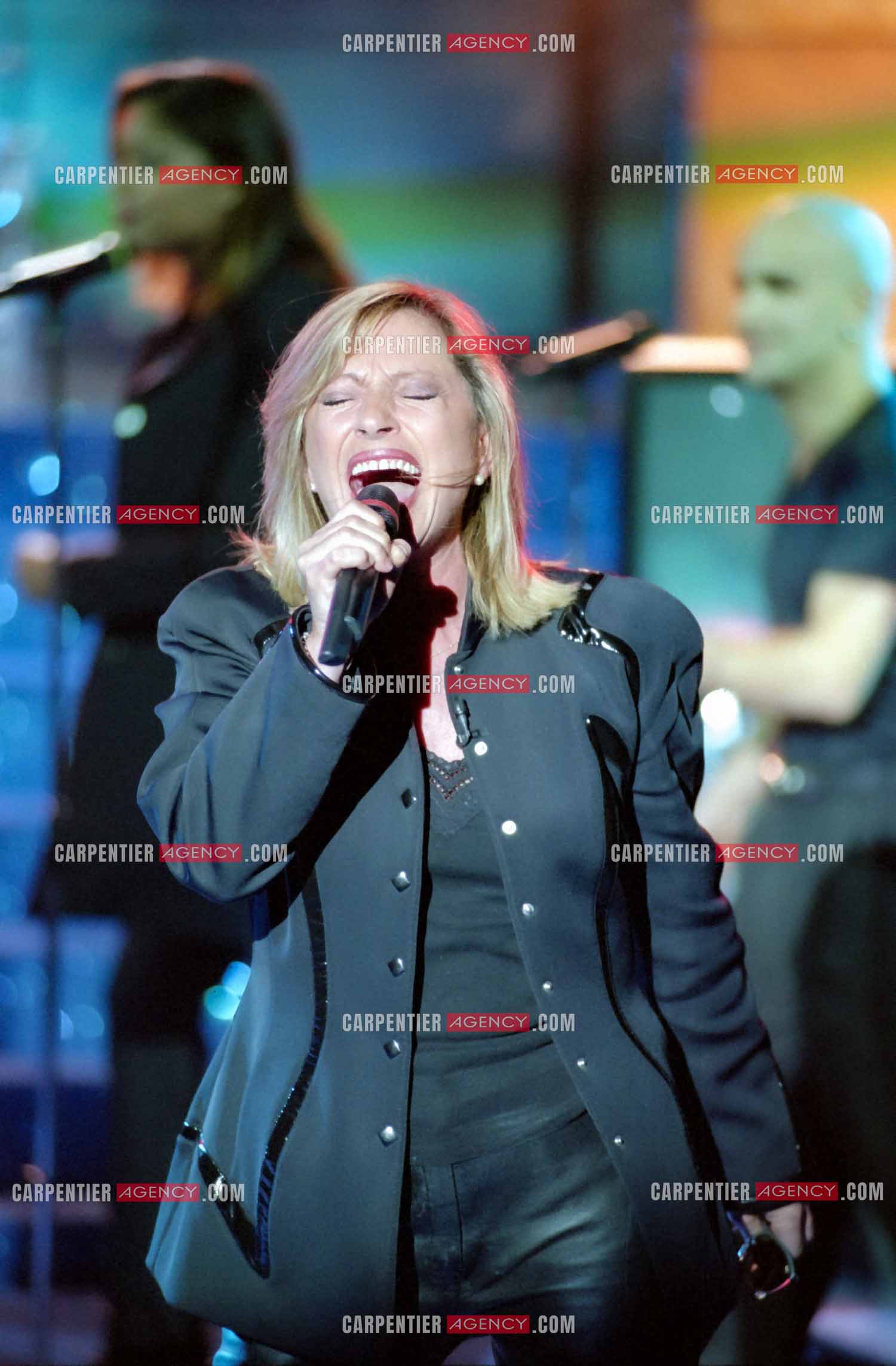 La chanteuse Véronique Sanson invitée de l'émission “Studio Gabriel“ en 1994.  ( Exclusif )