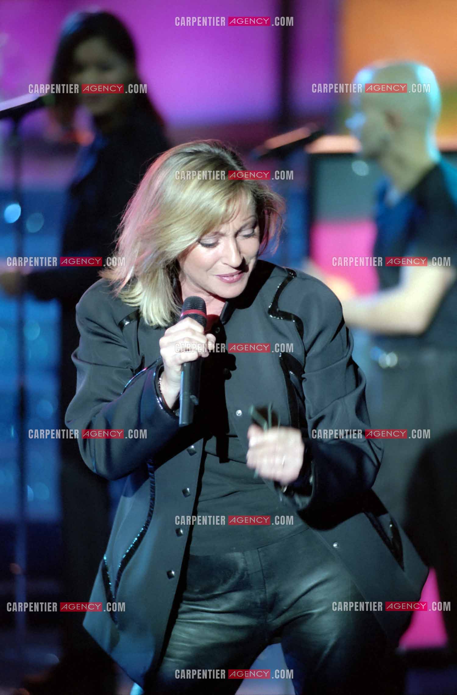 La chanteuse Véronique Sanson invitée de l'émission “Studio Gabriel“ en 1994.  ( Exclusif )