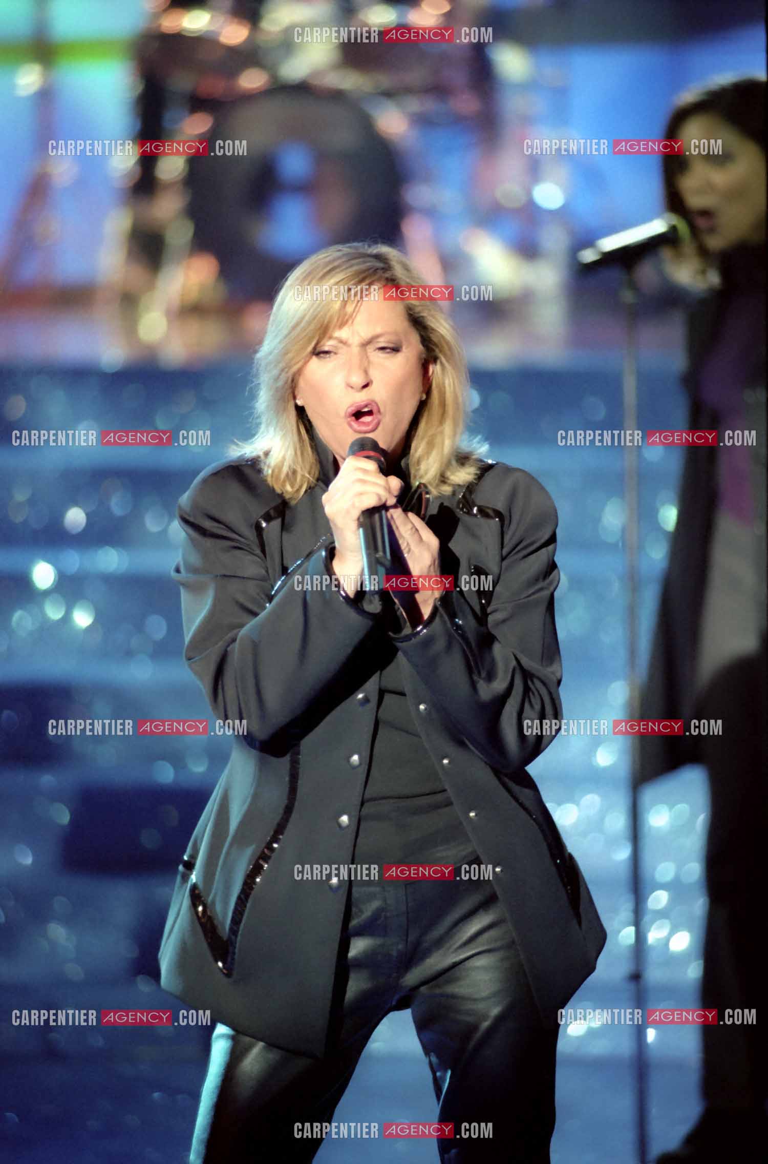 La chanteuse Véronique Sanson invitée de l'émission “Studio Gabriel“ en 1994.  ( Exclusif )