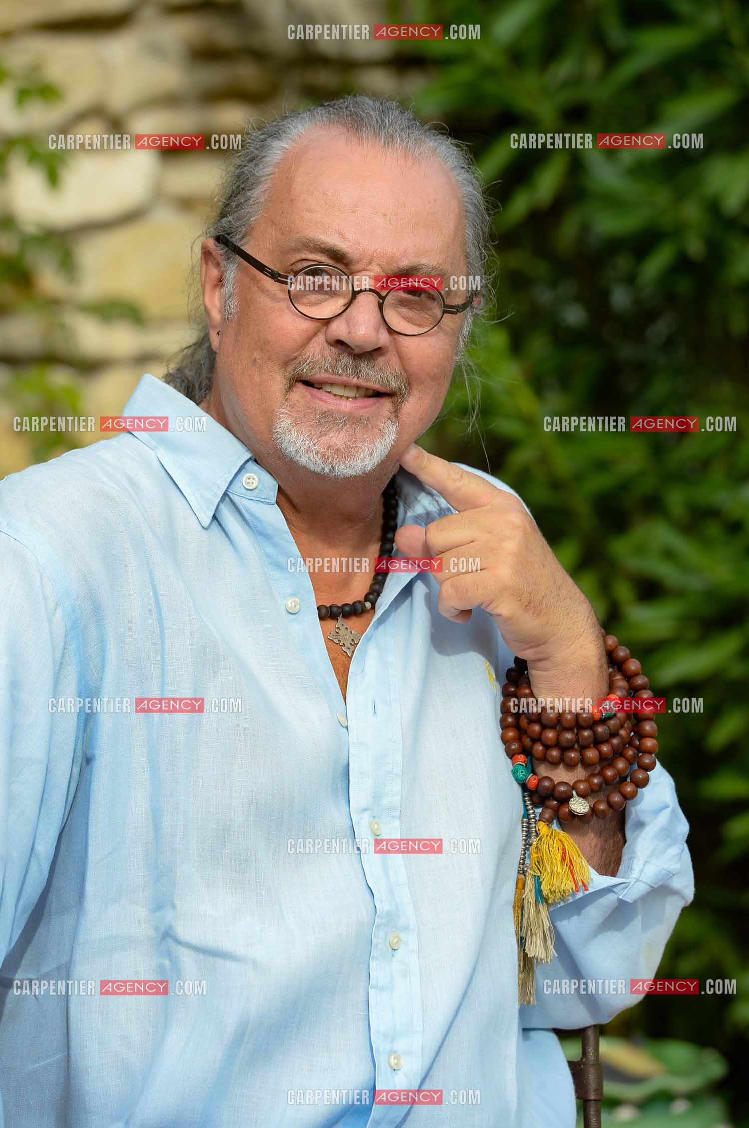 Le chanteur Patrick Hernandez dans sa propriété de L'île-sur-la-Sorgue pour une séance photos en 2016.  ( Exclusif )