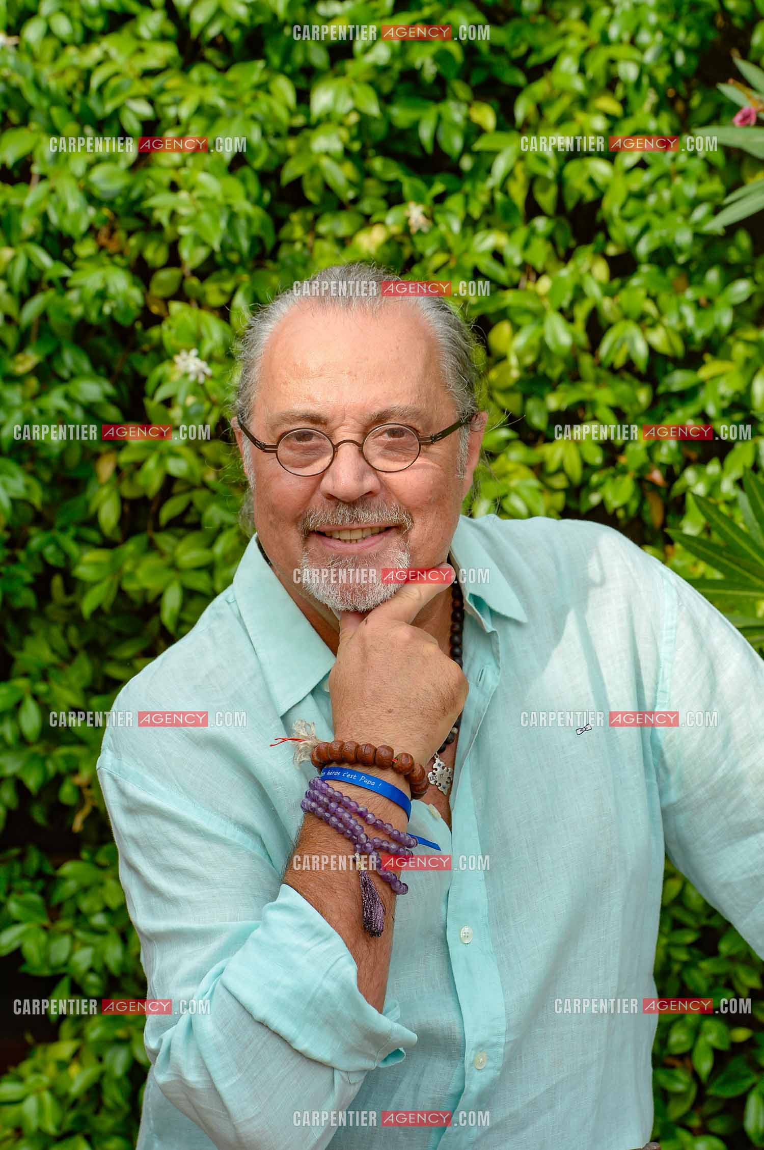 Le chanteur Patrick Hernandez dans sa propriété de L'île-sur-la-Sorgue pour une séance photos en 2016.  ( Exclusif )