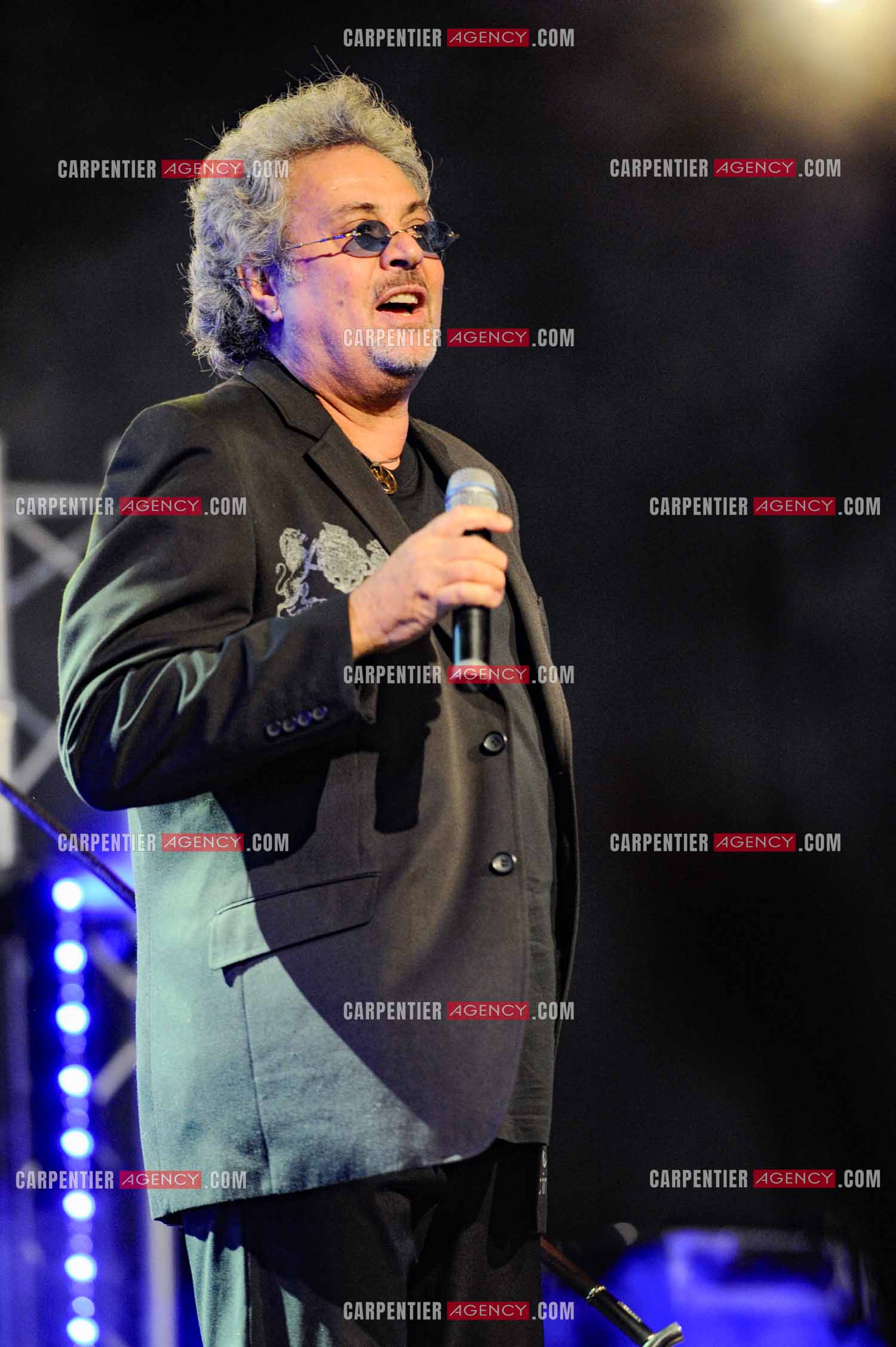Le chanteur Patrick Hernandez en concert en 2011.  ( Exclusif )