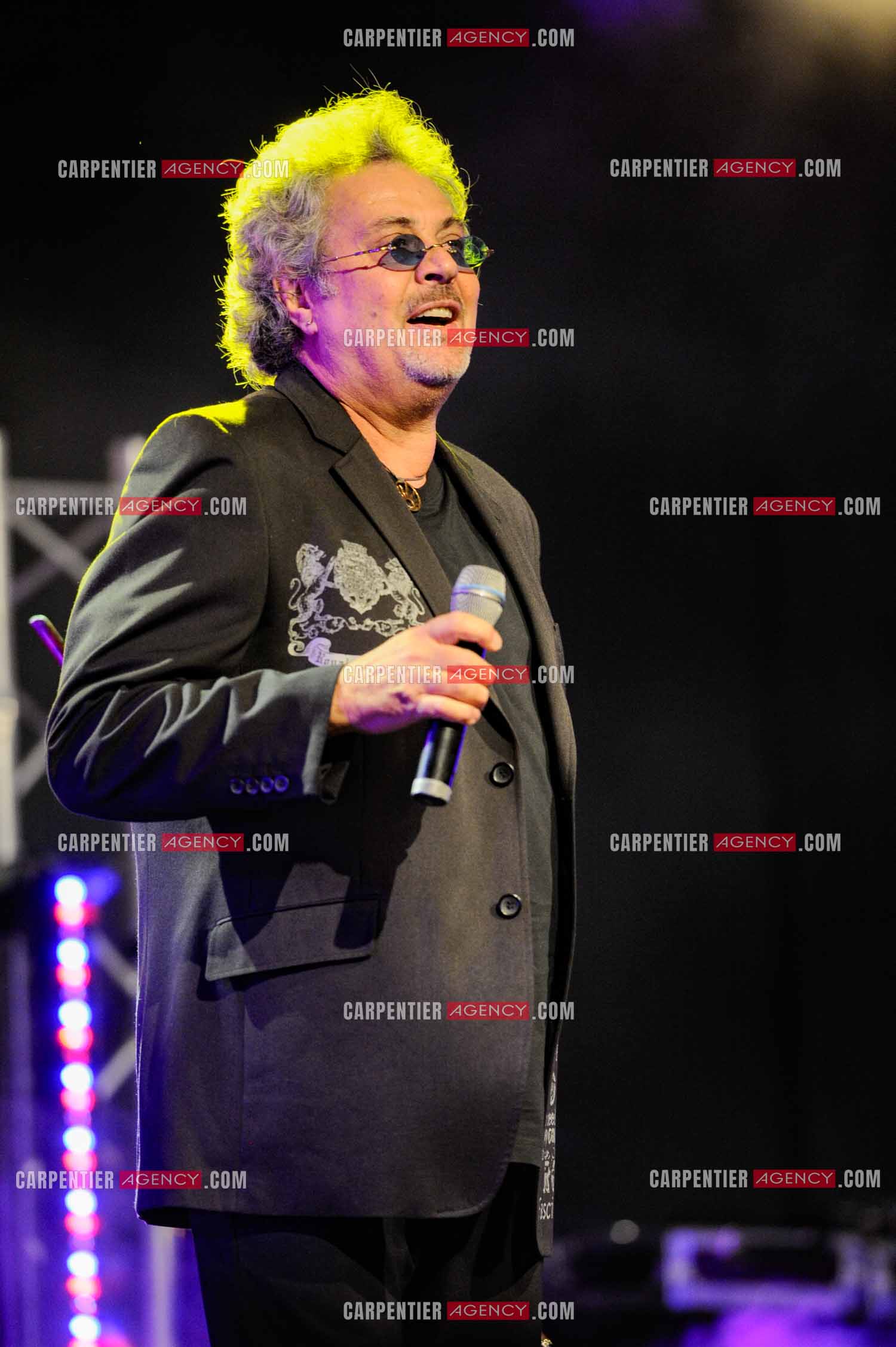 Le chanteur Patrick Hernandez en concert en 2011.  ( Exclusif )