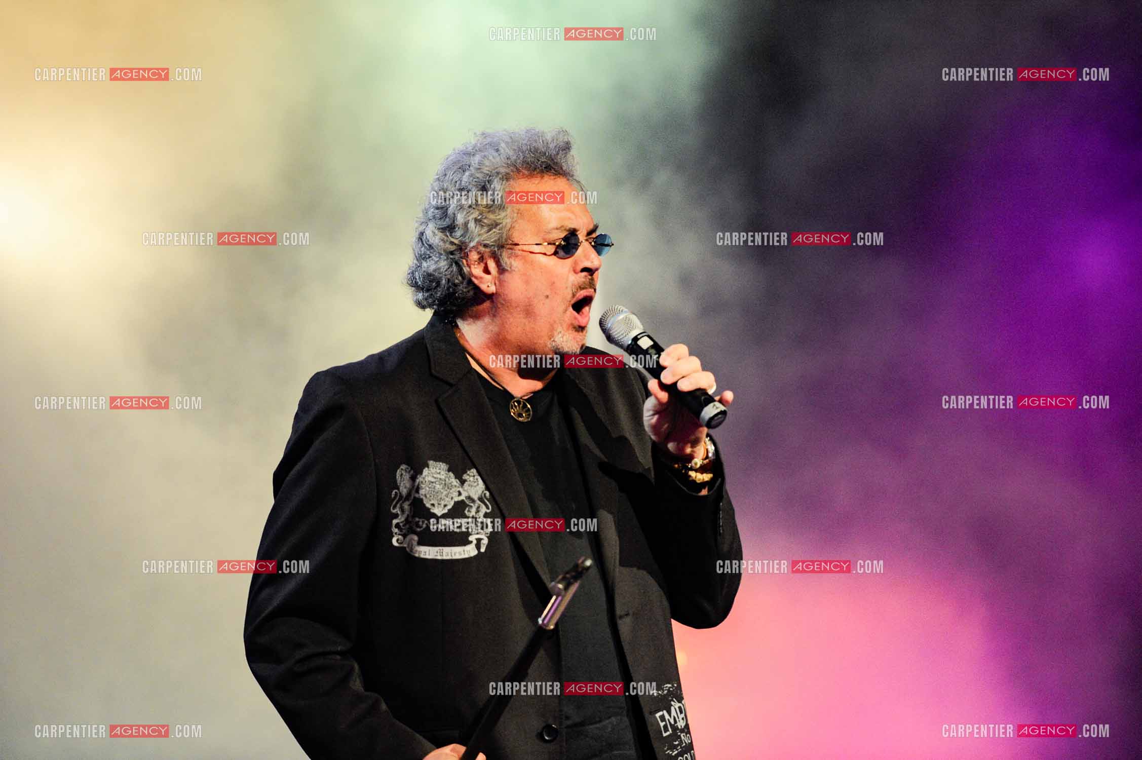 Le chanteur Patrick Hernandez en concert en 2011.  ( Exclusif )