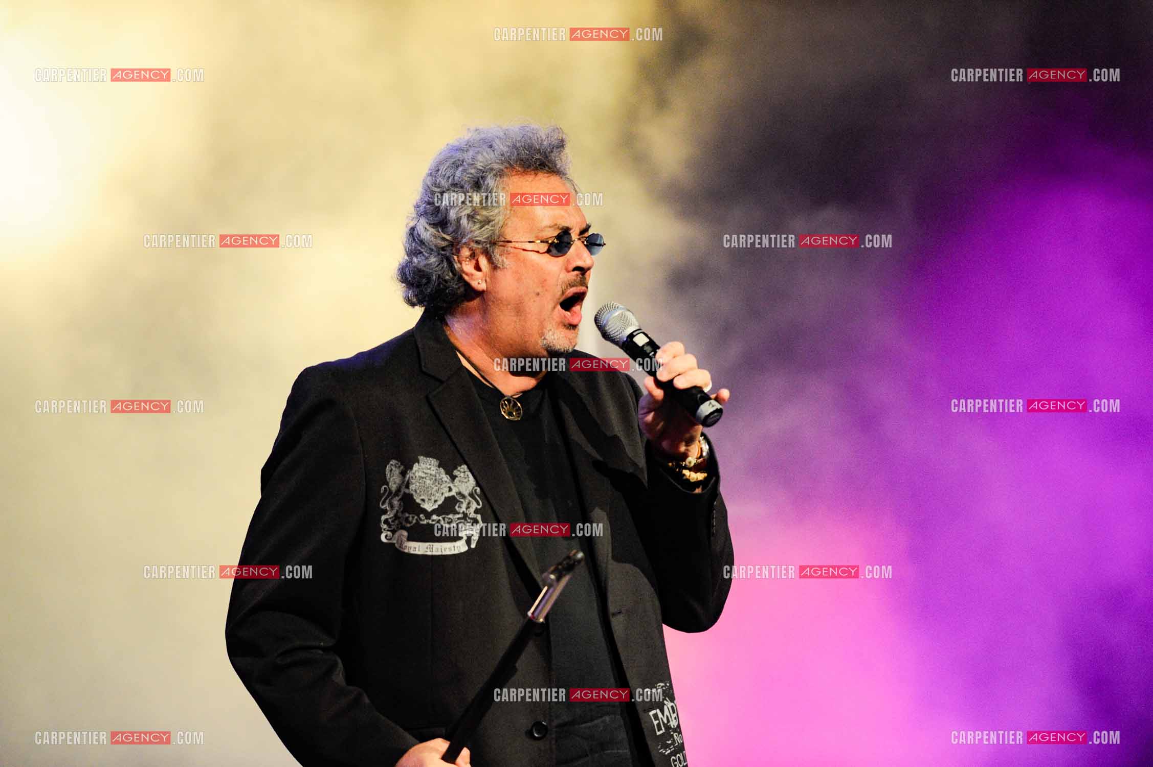Le chanteur Patrick Hernandez en concert en 2011.  ( Exclusif )