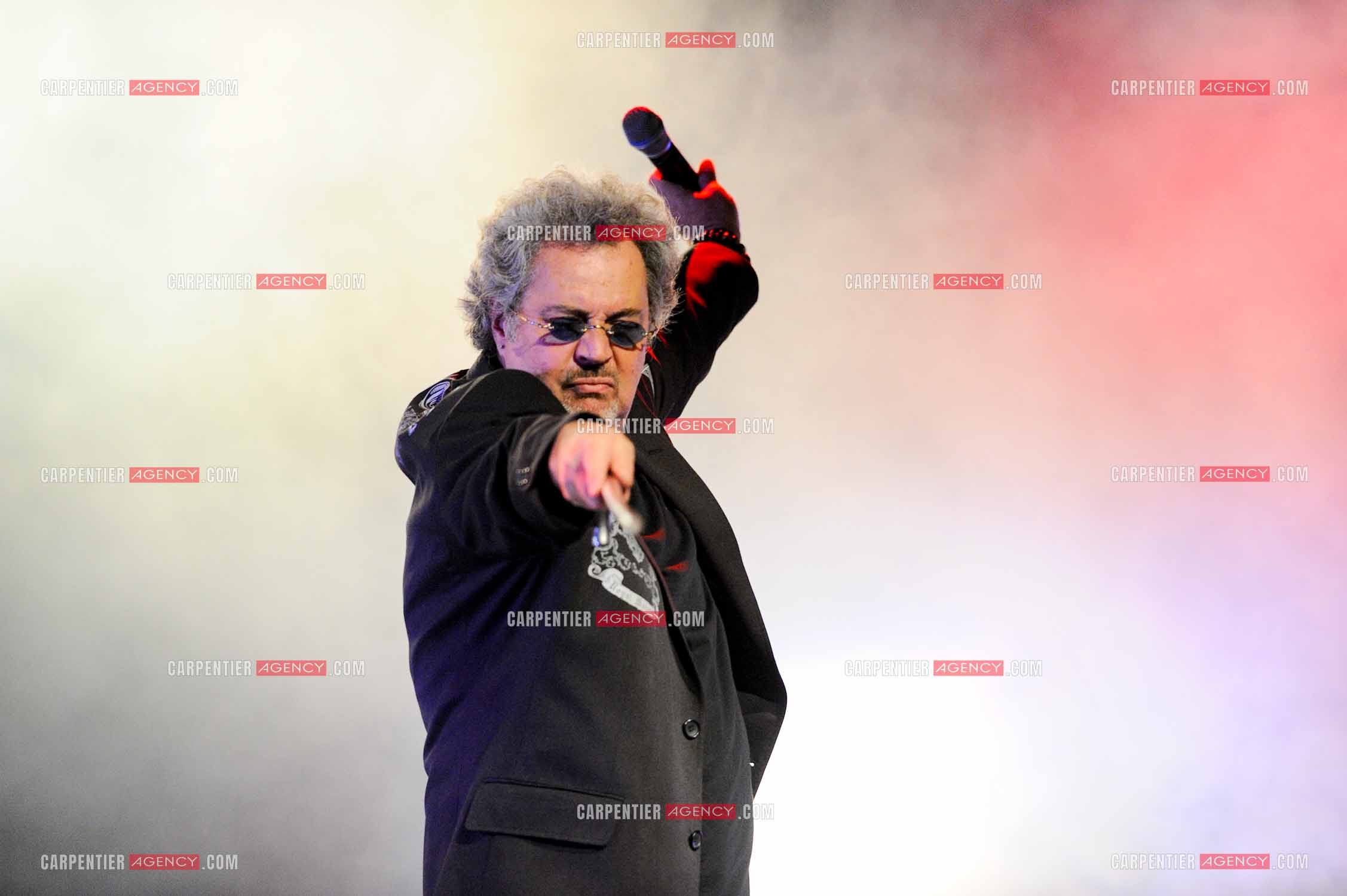 Le chanteur Patrick Hernandez en concert en 2011.  ( Exclusif )