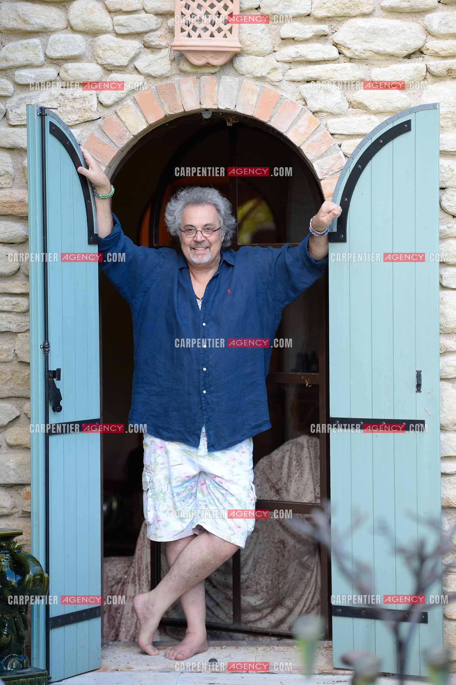 Jean-pierre Mader en vacances chez Patrick Hernandez dans le Vaucluse  près d'Avignon le 7 Août 2014.  ( Exclusif )