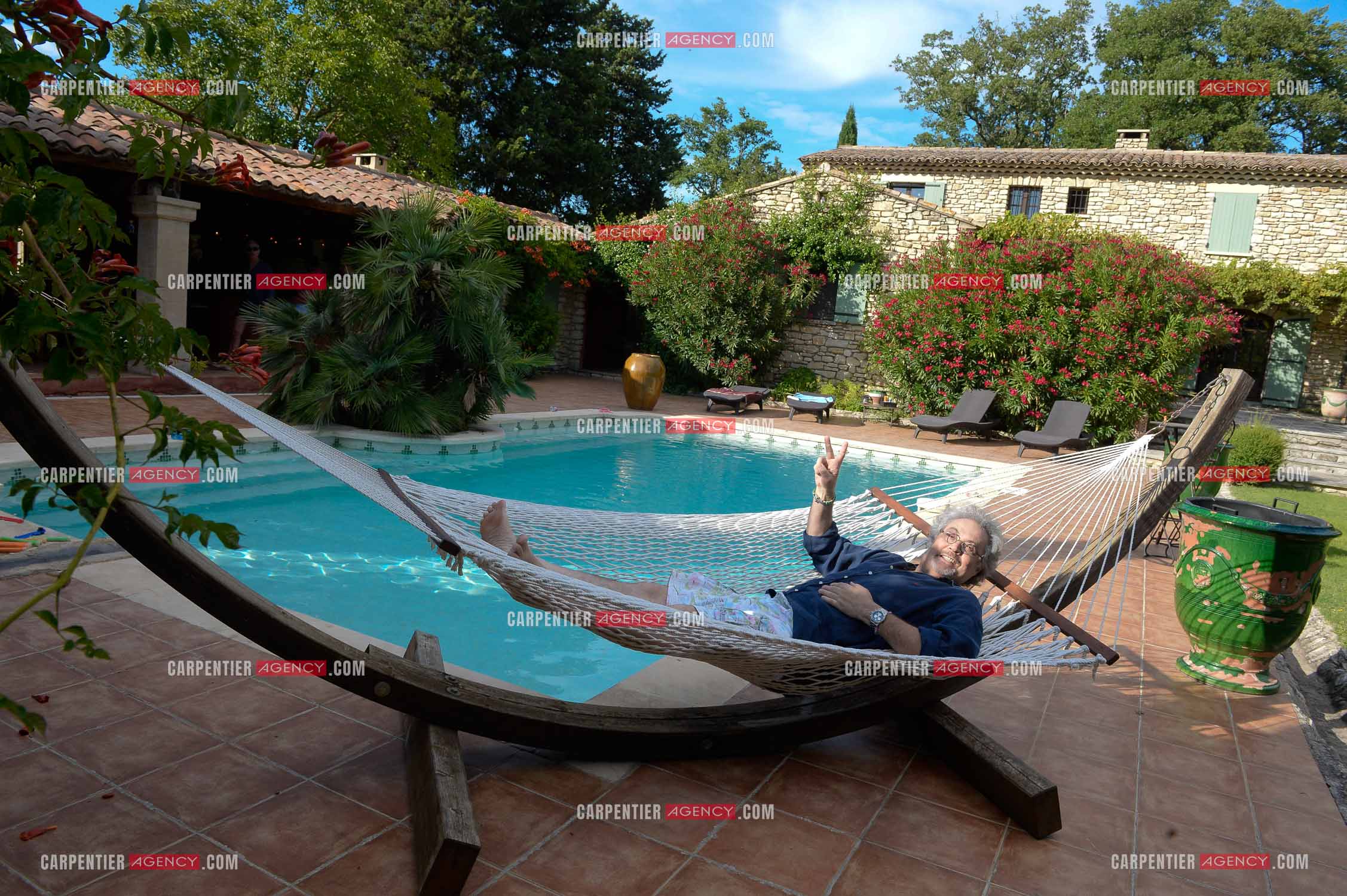 Jean-pierre Mader en vacances chez Patrick Hernandez dans le Vaucluse  près d'Avignon le 7 Août 2014.  ( Exclusif )