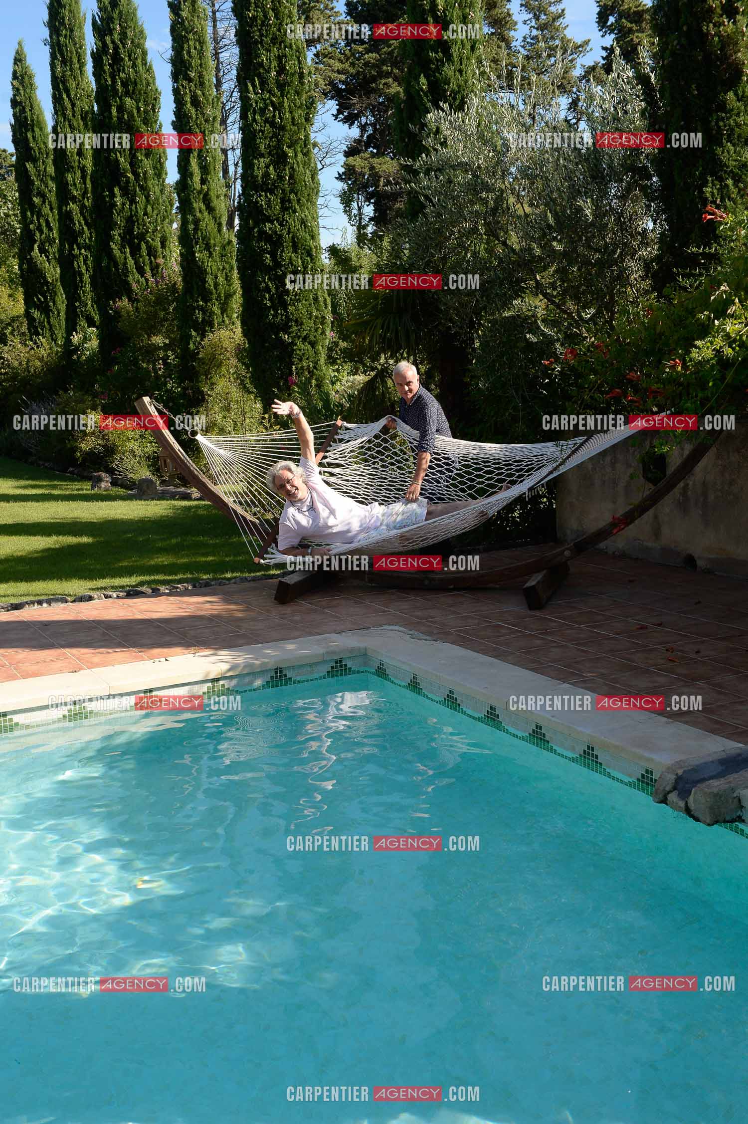 Jean-pierre Mader en vacances chez Patrick Hernandez dans le Vaucluse  près d'Avignon le 7 Août 2014.  ( Exclusif )