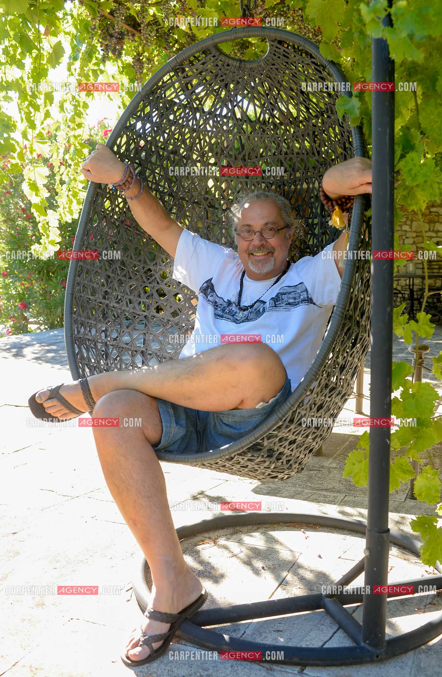 Le chanteur Patrick Hernandez dans sa propriété de L'île-sur-la-Sorgue en 2016.  ( Exclusif )