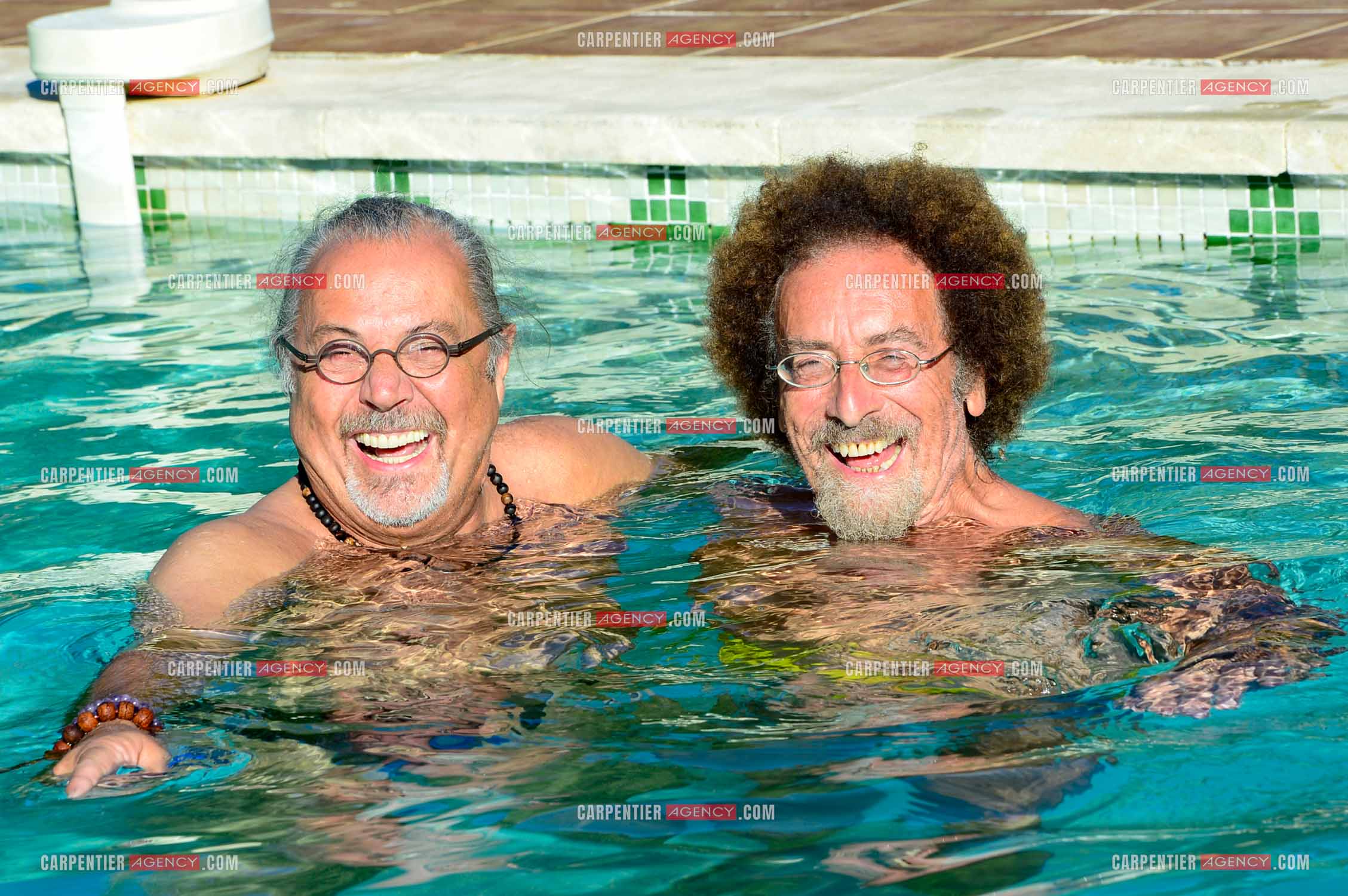 Le chanteur Patrick Hernandez dans sa propriété de L'île-sur-la-Sorgue avec son ami Jean Schultheis en 2016.  ( Exclusif )