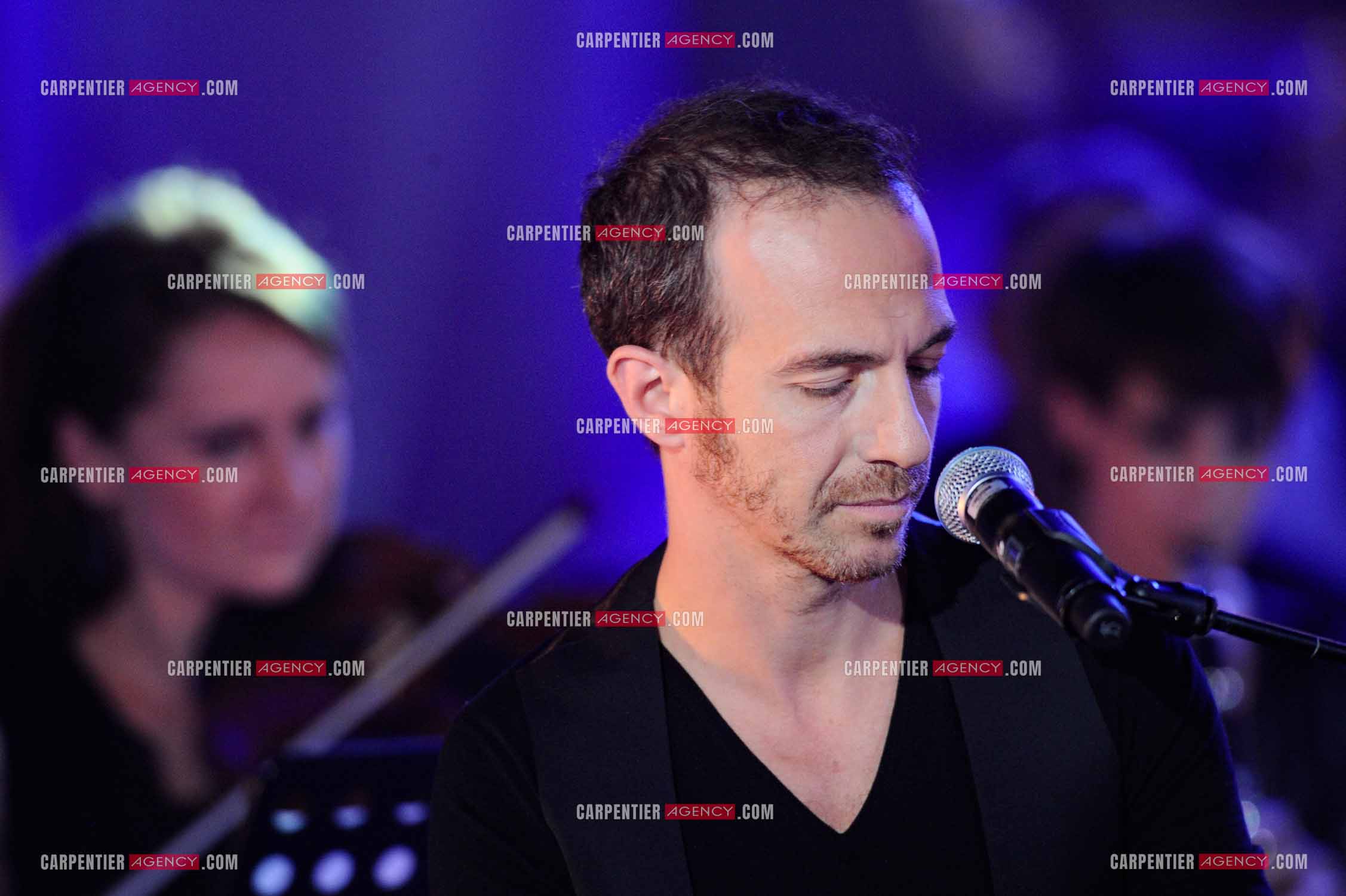 Le chanteur Calogero Maurici, dit Calogero lors du Télé Vie à Bruxelles en 2011.  ( Exclusif )