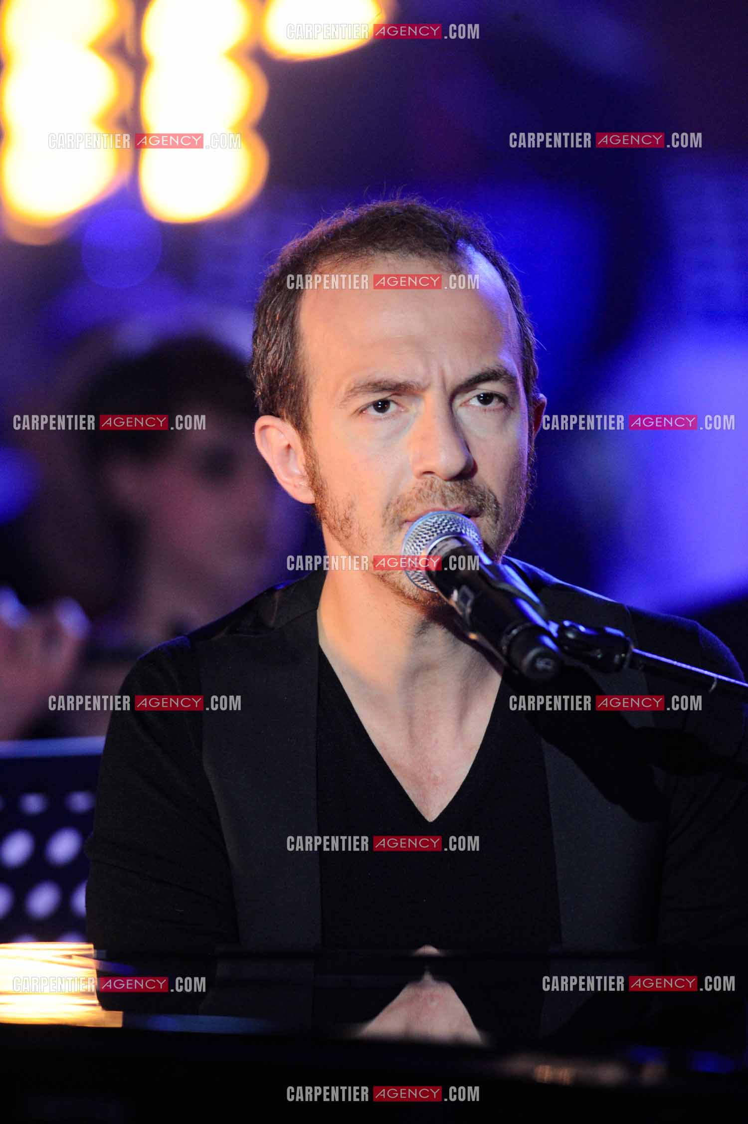 Le chanteur Calogero Maurici, dit Calogero lors du Télé Vie à Bruxelles en 2011.  ( Exclusif )