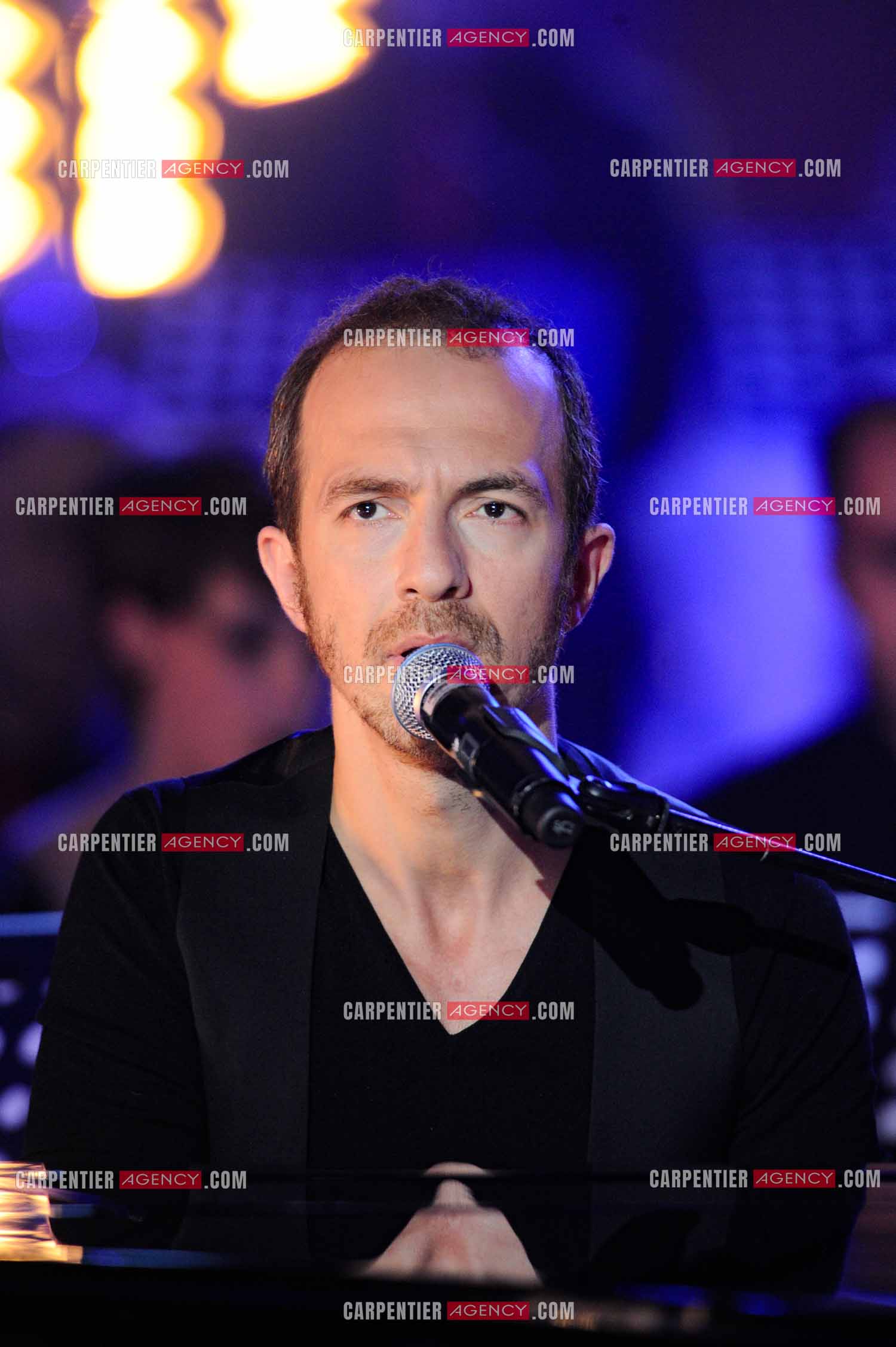 Le chanteur Calogero Maurici, dit Calogero lors du Télé Vie à Bruxelles en 2011.  ( Exclusif )