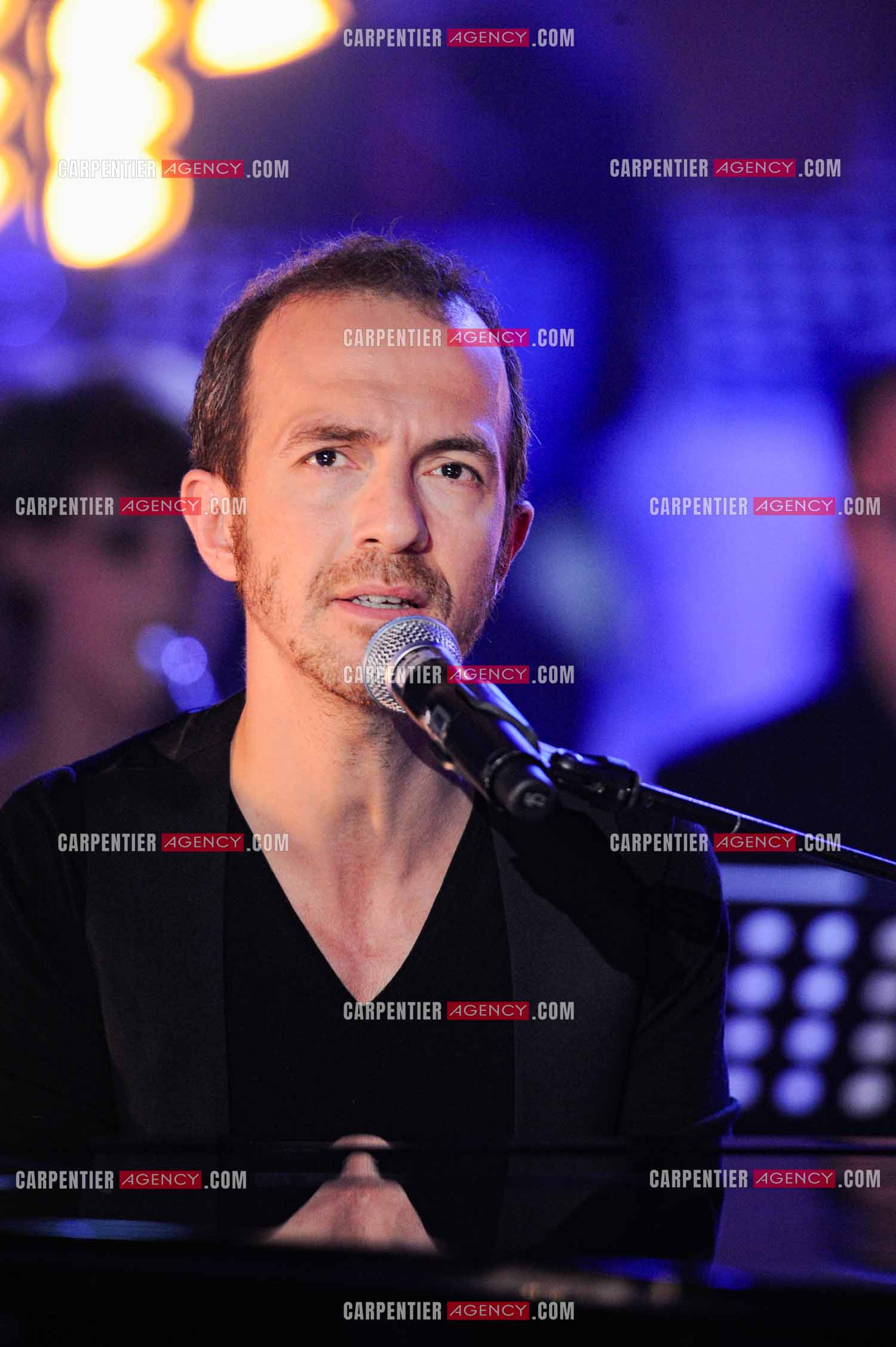 Le chanteur Calogero Maurici, dit Calogero lors du Télé Vie à Bruxelles en 2011.  ( Exclusif )