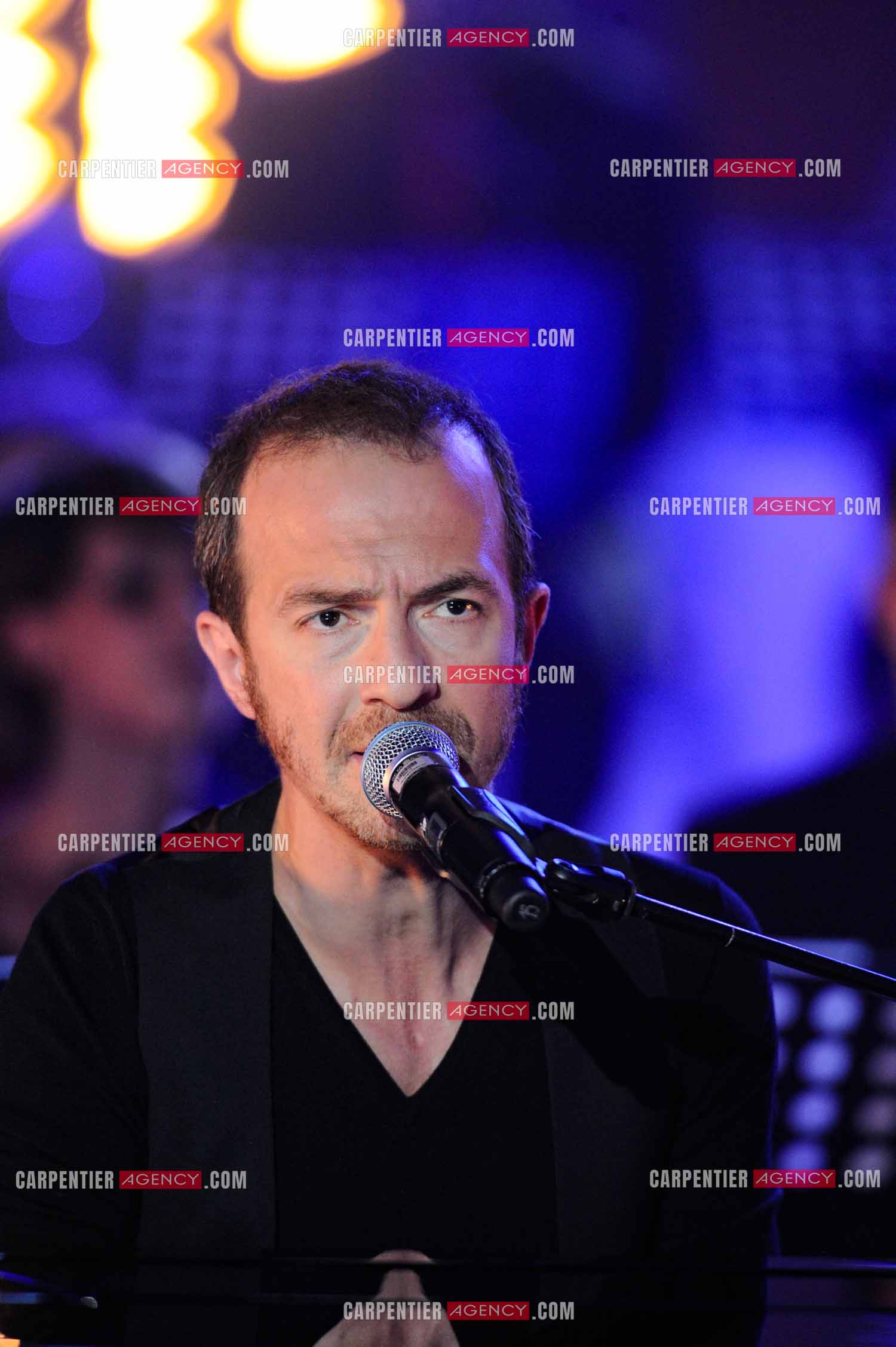 Le chanteur Calogero Maurici, dit Calogero lors du Télé Vie à Bruxelles en 2011.  ( Exclusif )