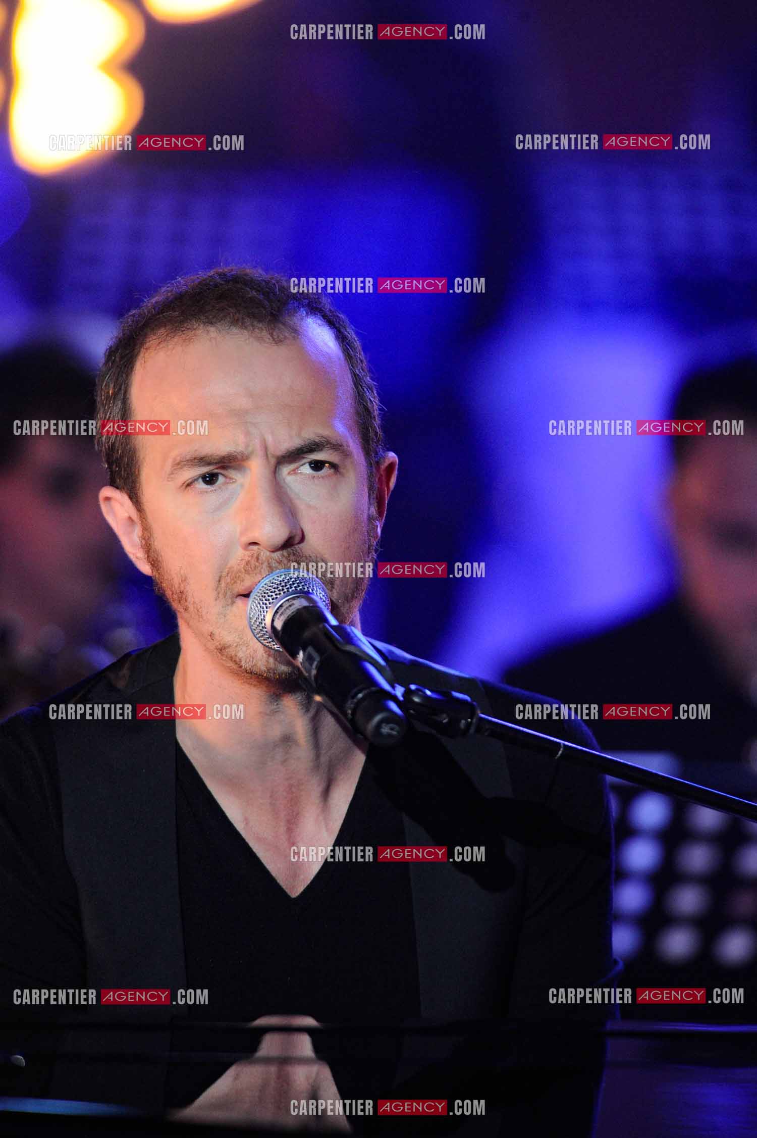 Le chanteur Calogero Maurici, dit Calogero lors du Télé Vie à Bruxelles en 2011.  ( Exclusif )