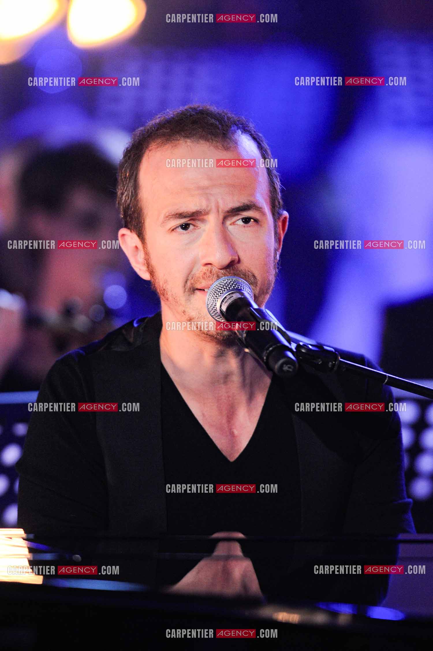 Le chanteur Calogero Maurici, dit Calogero lors du Télé Vie à Bruxelles en 2011.  ( Exclusif )