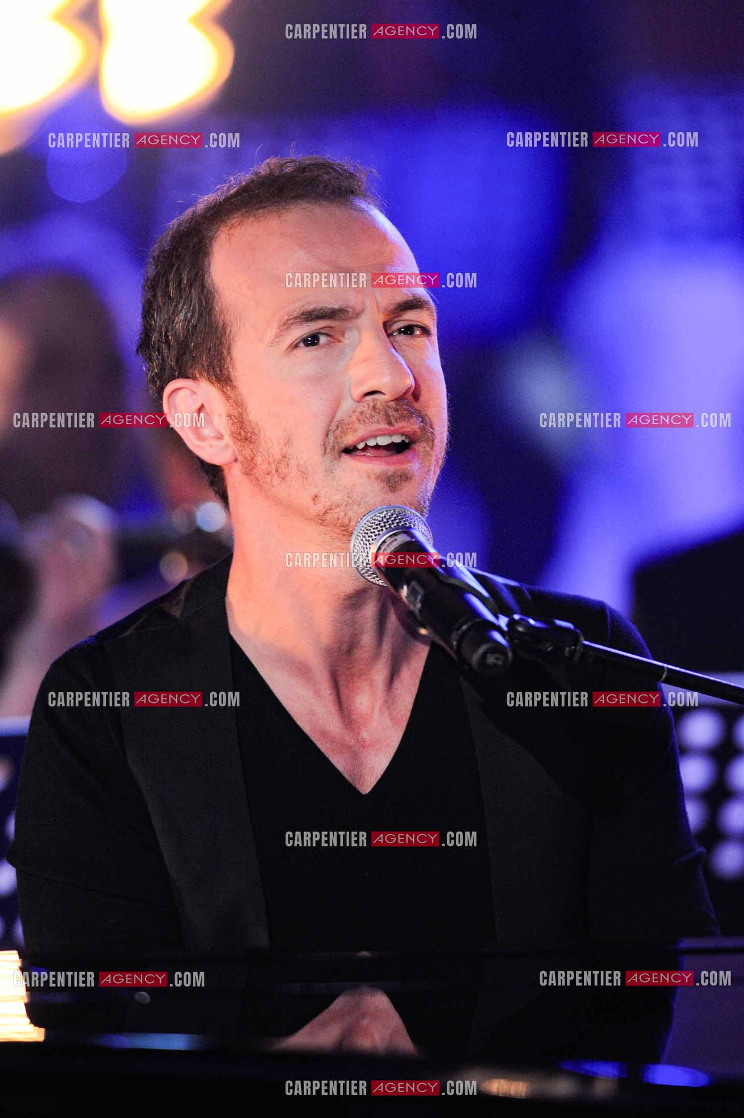Le chanteur Calogero Maurici, dit Calogero lors du Télé Vie à Bruxelles en 2011.  ( Exclusif )
