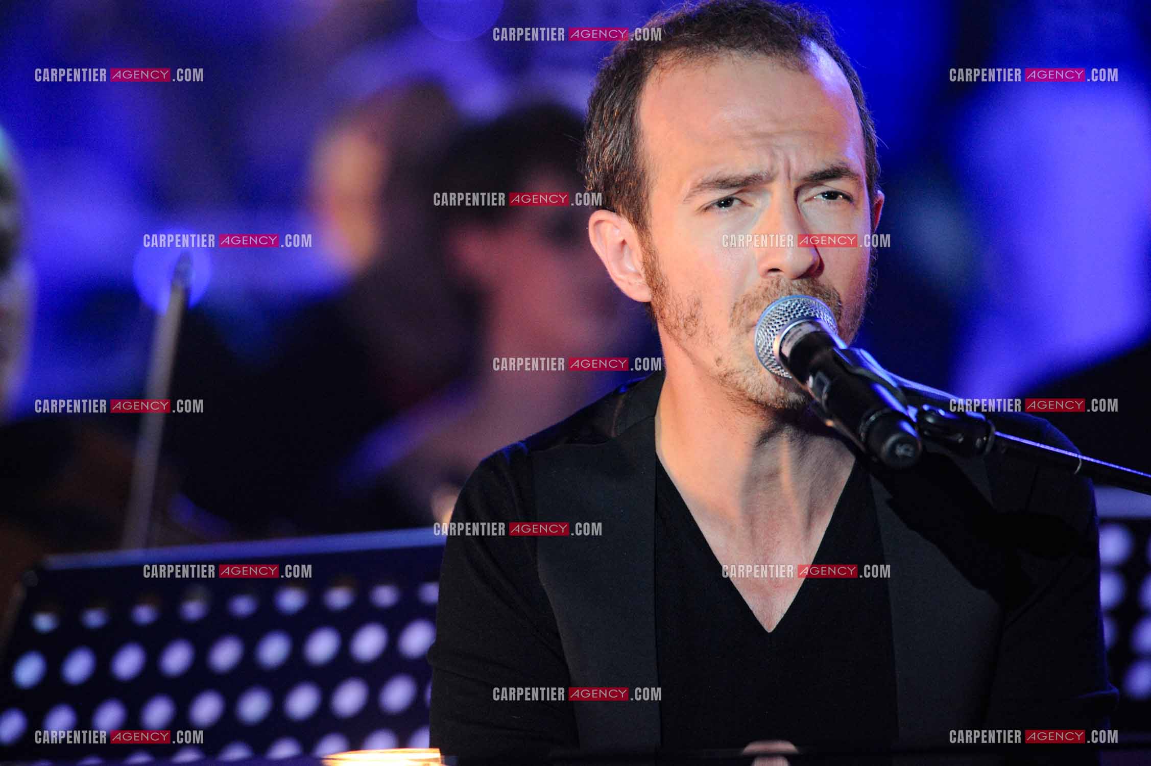 Le chanteur Calogero Maurici, dit Calogero lors du Télé Vie à Bruxelles en 2011.  ( Exclusif )