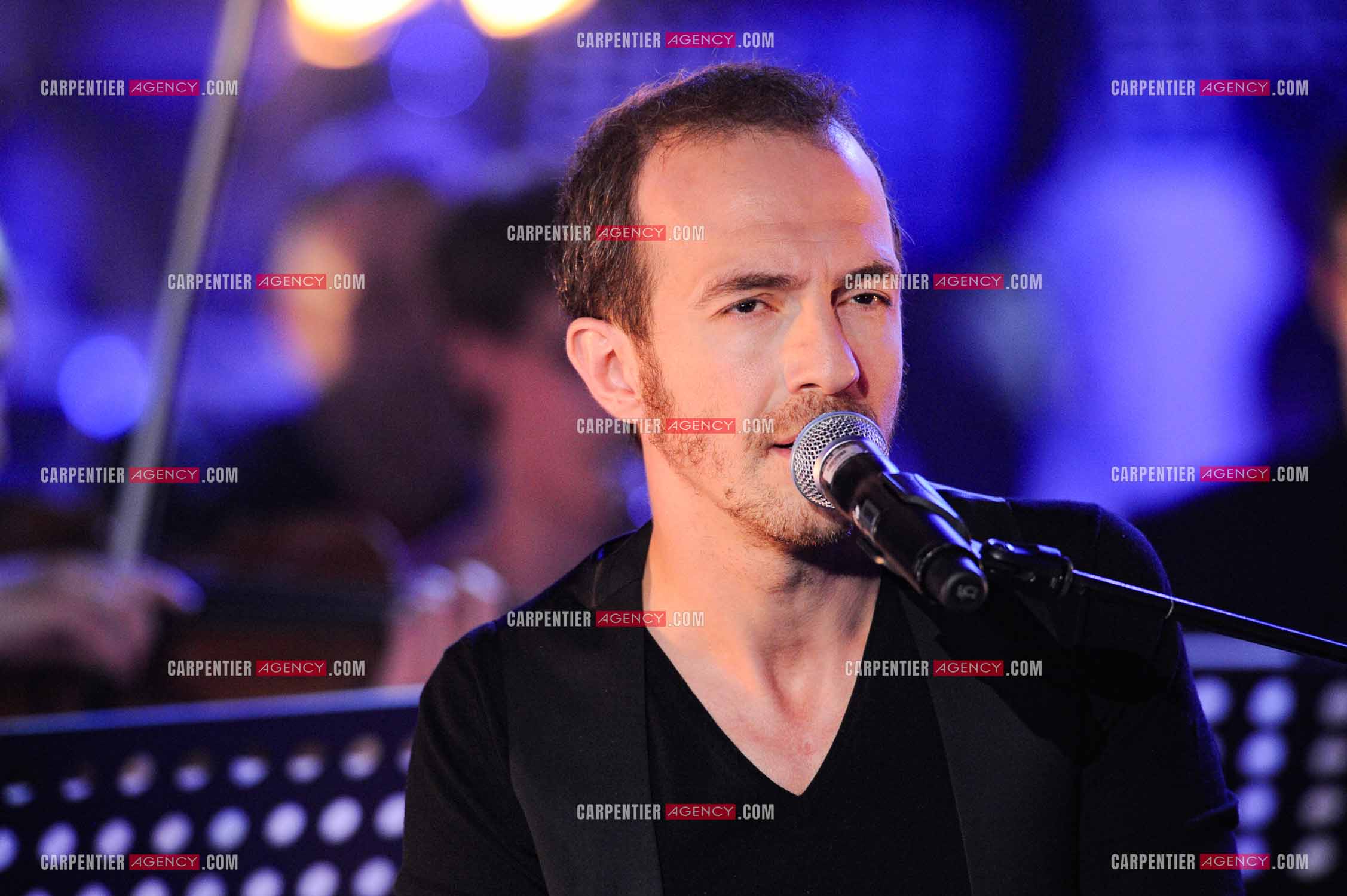 Le chanteur Calogero Maurici, dit Calogero lors du Télé Vie à Bruxelles en 2011.  ( Exclusif )