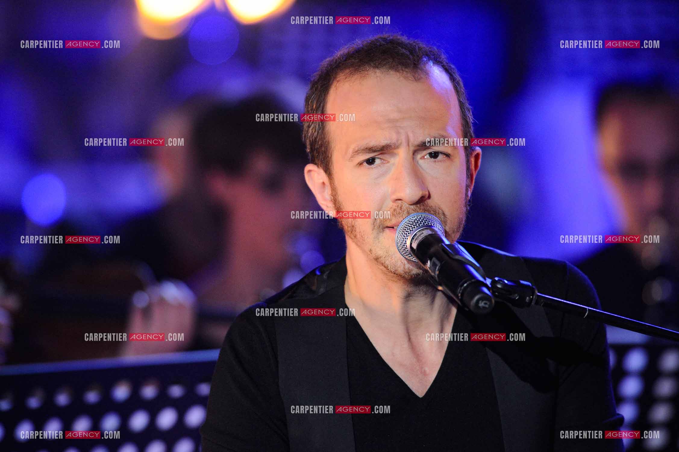 Le chanteur Calogero Maurici, dit Calogero lors du Télé Vie à Bruxelles en 2011.  ( Exclusif )