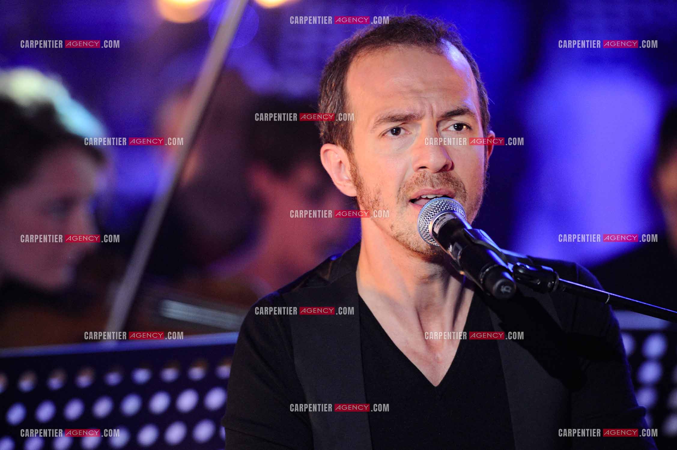 Le chanteur Calogero Maurici, dit Calogero lors du Télé Vie à Bruxelles en 2011.  ( Exclusif )