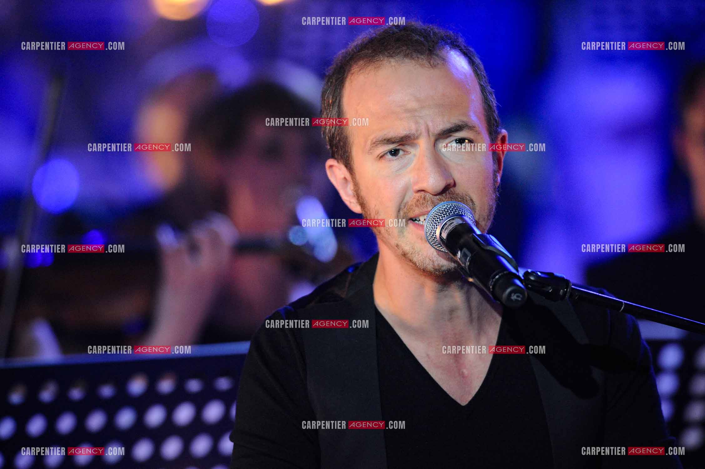 Le chanteur Calogero Maurici, dit Calogero lors du Télé Vie à Bruxelles en 2011.  ( Exclusif )