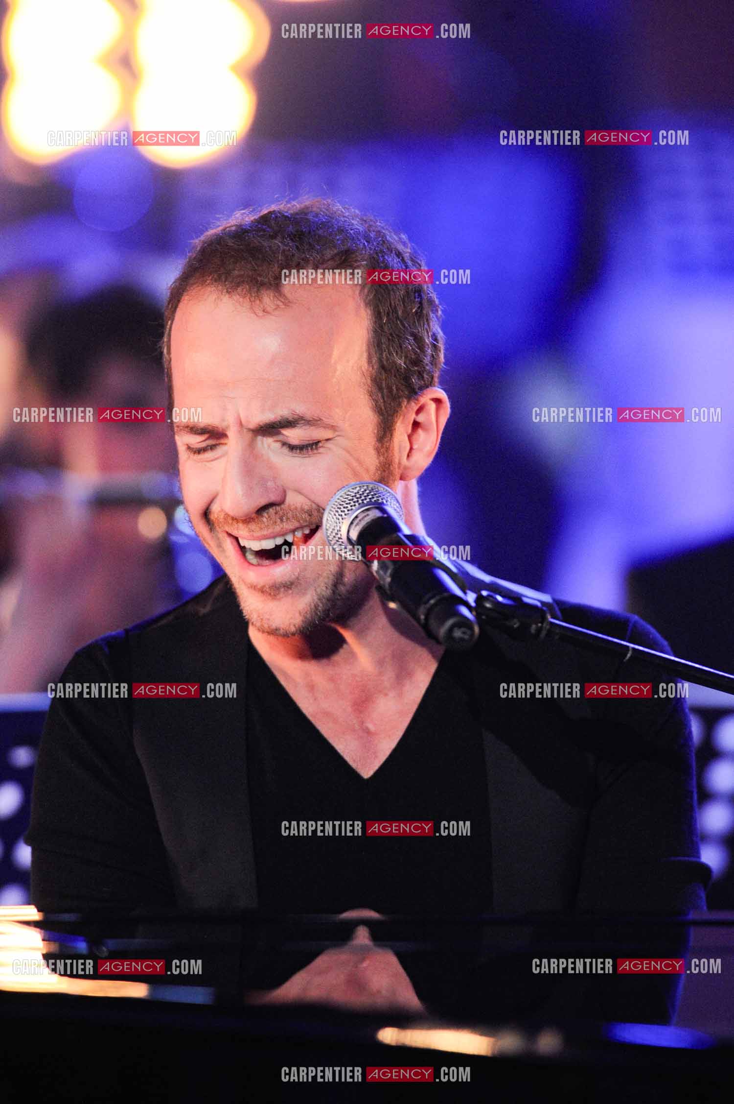 Le chanteur Calogero Maurici, dit Calogero lors du Télé Vie à Bruxelles en 2011.  ( Exclusif )